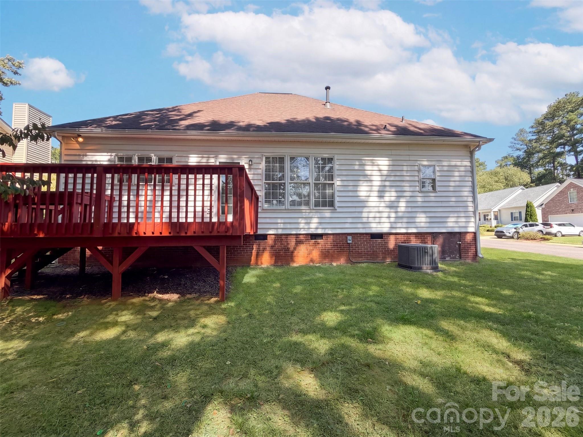 Single Family Residence at 331 Market Hall Place, Rock Hill, photo 5 of 15