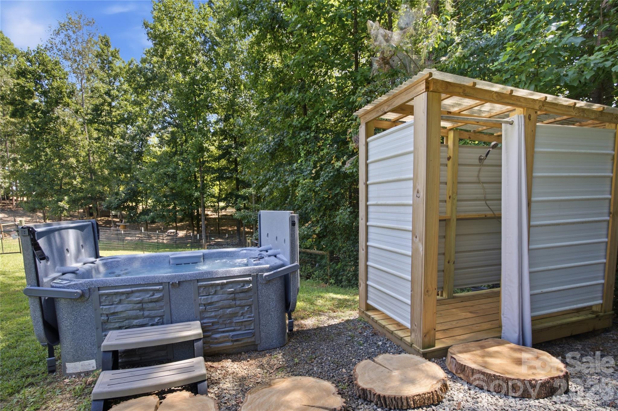 RV area Hot Tub and Heated Outdoor Shower - 5663 Mundy Road, Denver