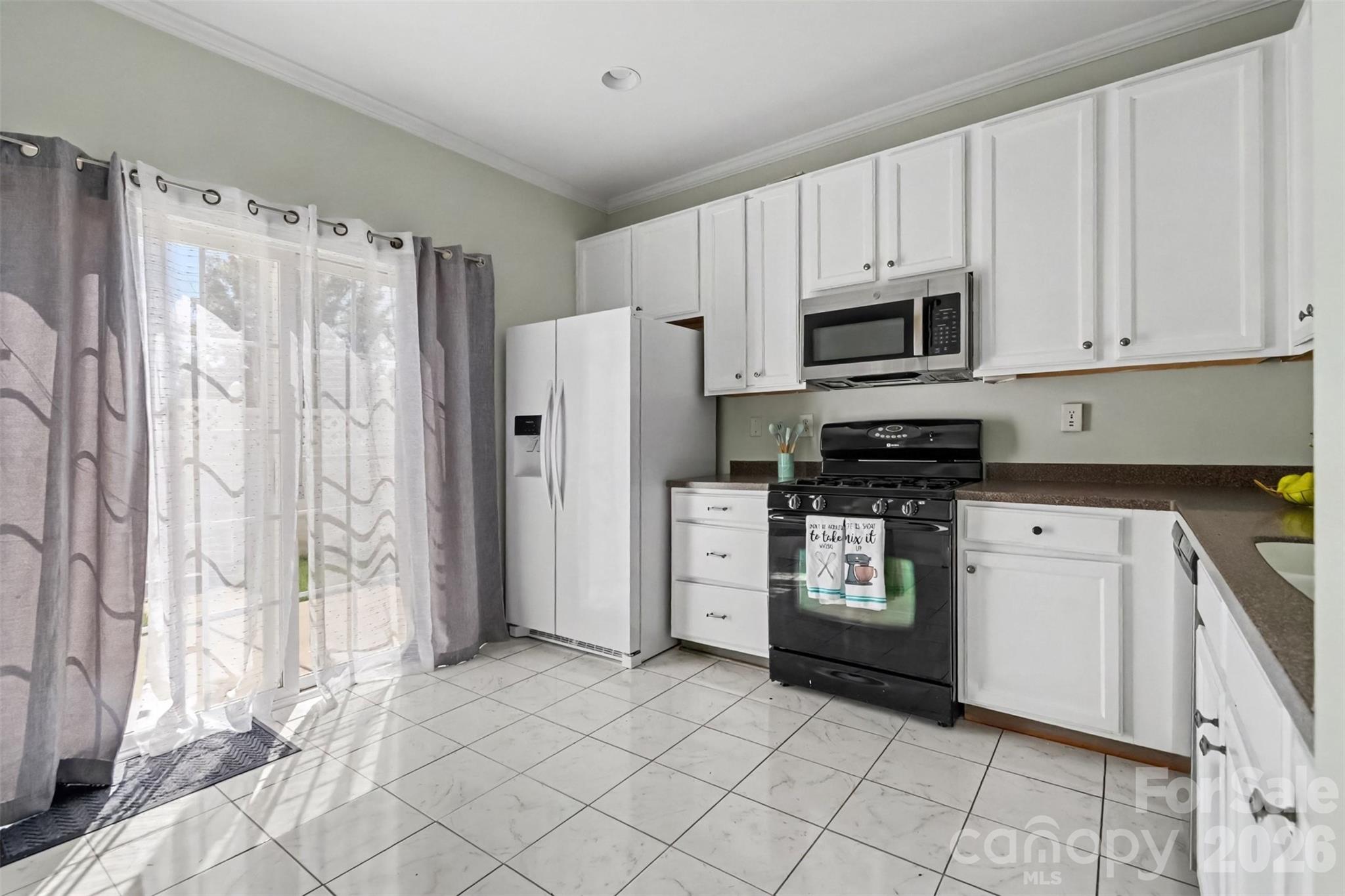 Townhouse at 8033 Willow Branch Drive, Waxhaw, photo 3 of 25