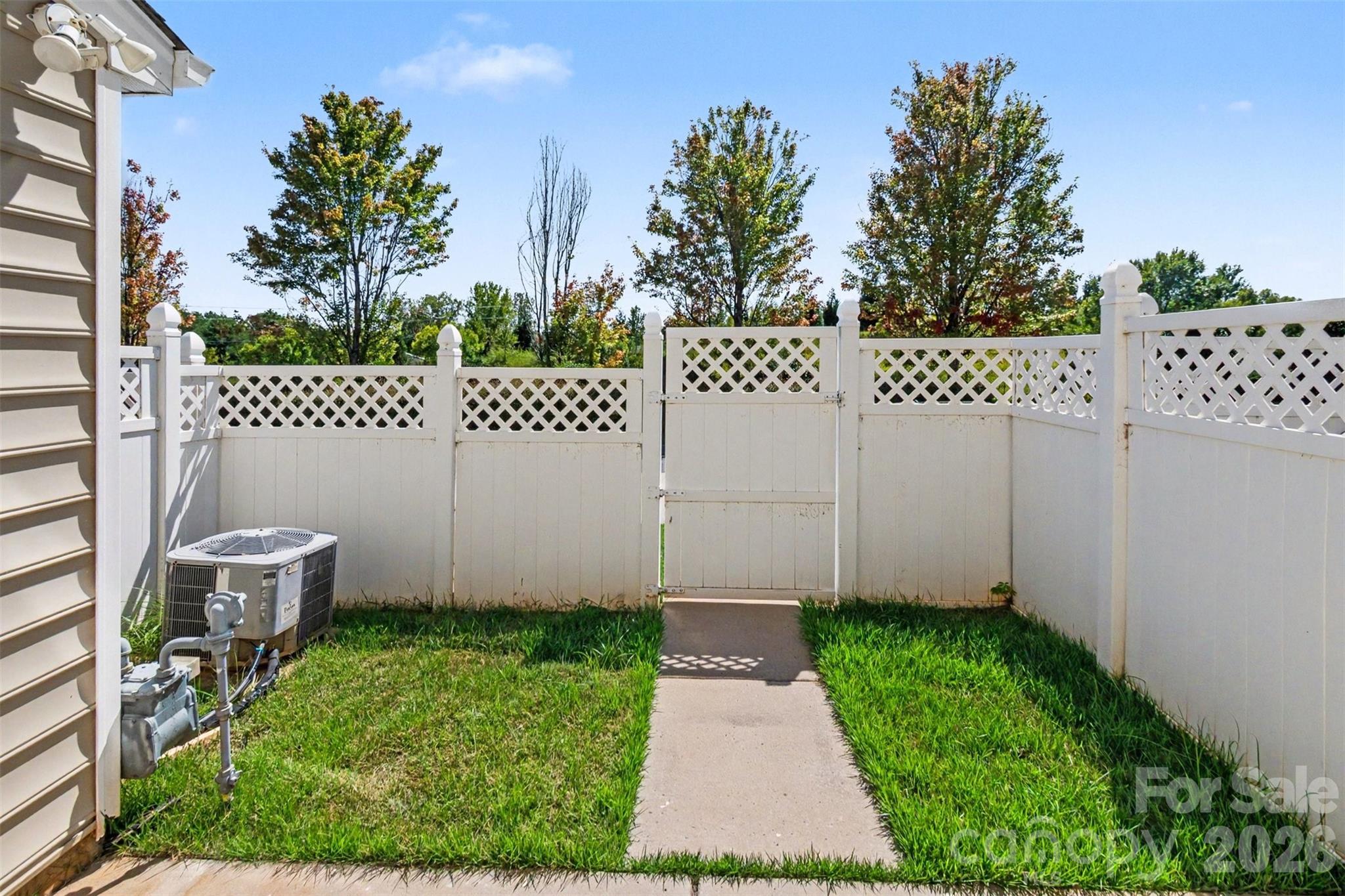 Townhouse at 8033 Willow Branch Drive, Waxhaw, photo 16 of 25