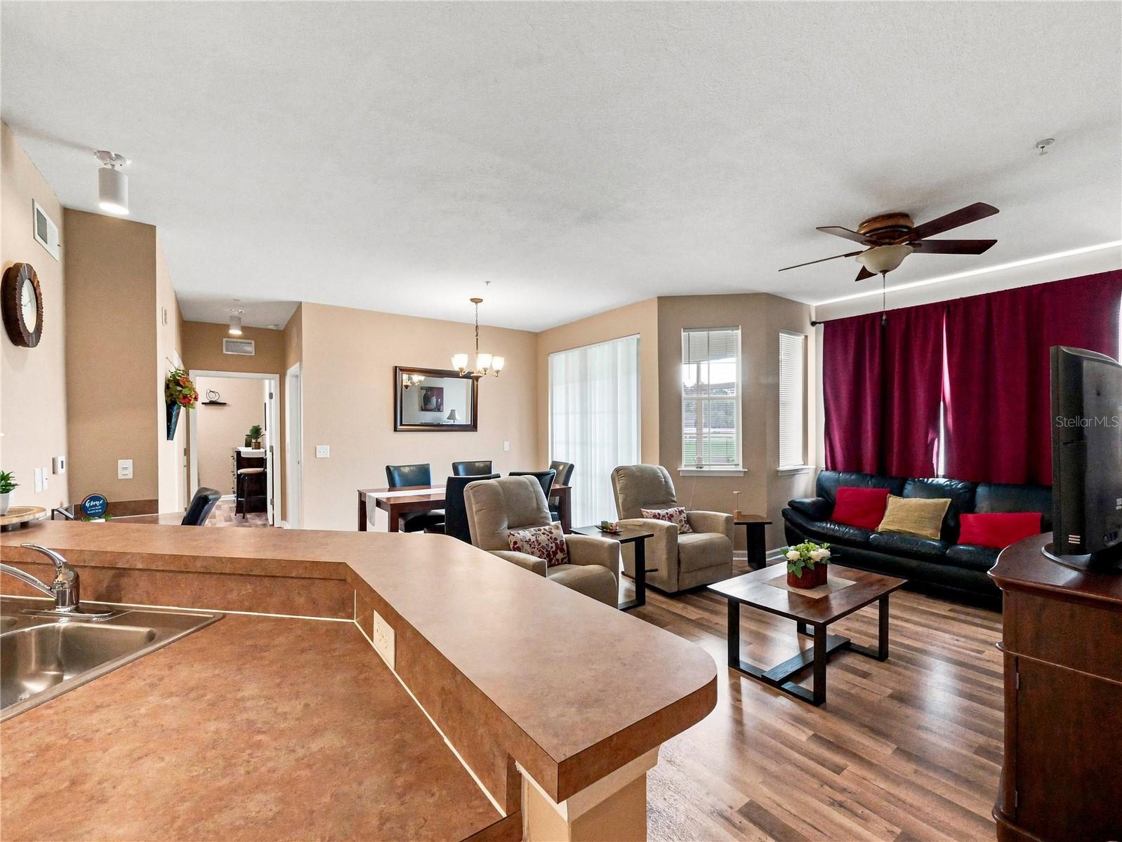 Kitchen/ living area - 102 TERRACE RIDGE CIR #102, DAVENPORT