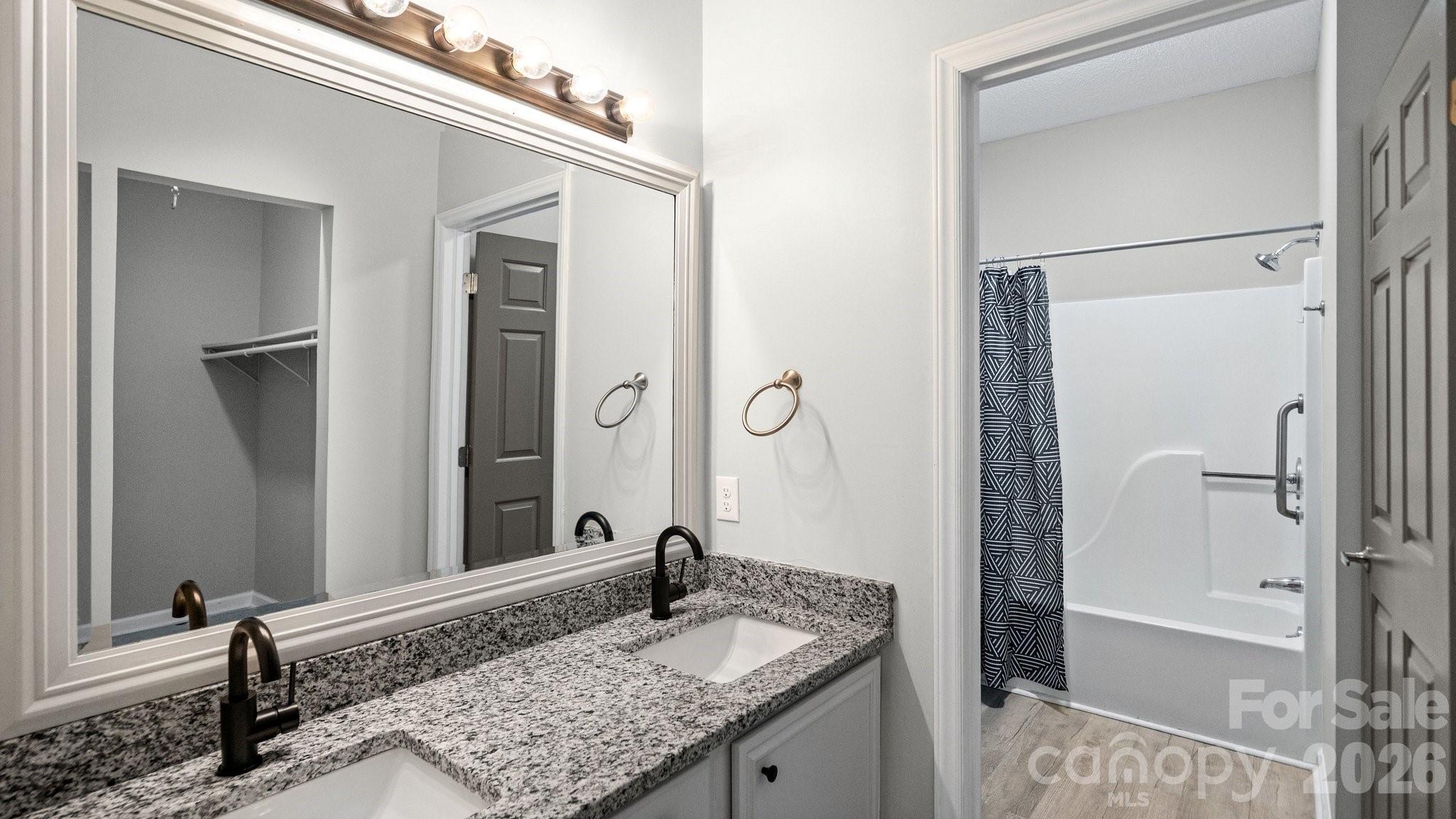 Dual sinks - 19942 Oak Leaf Circle, Cornelius