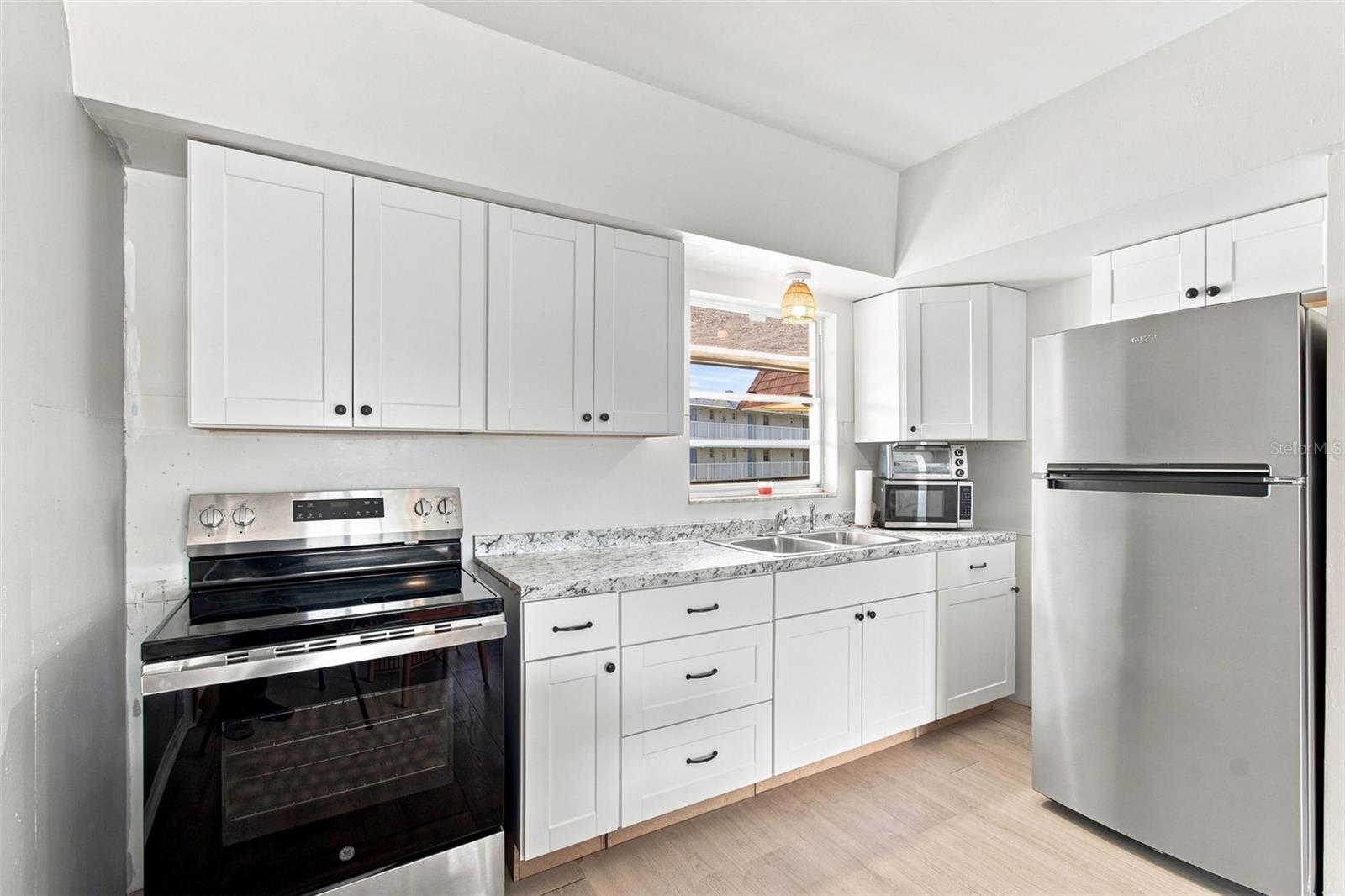 Condominium at 9945 47TH AVE N #205, ST PETERSBURG, photo 9 of 54