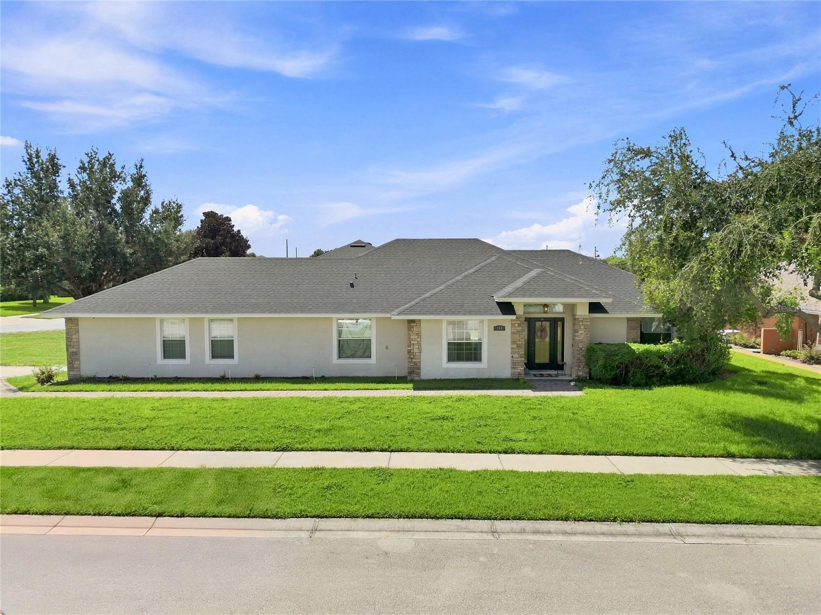 Single Family Residence at 304 BENTLEY OAKS BLVD, AUBURNDALE