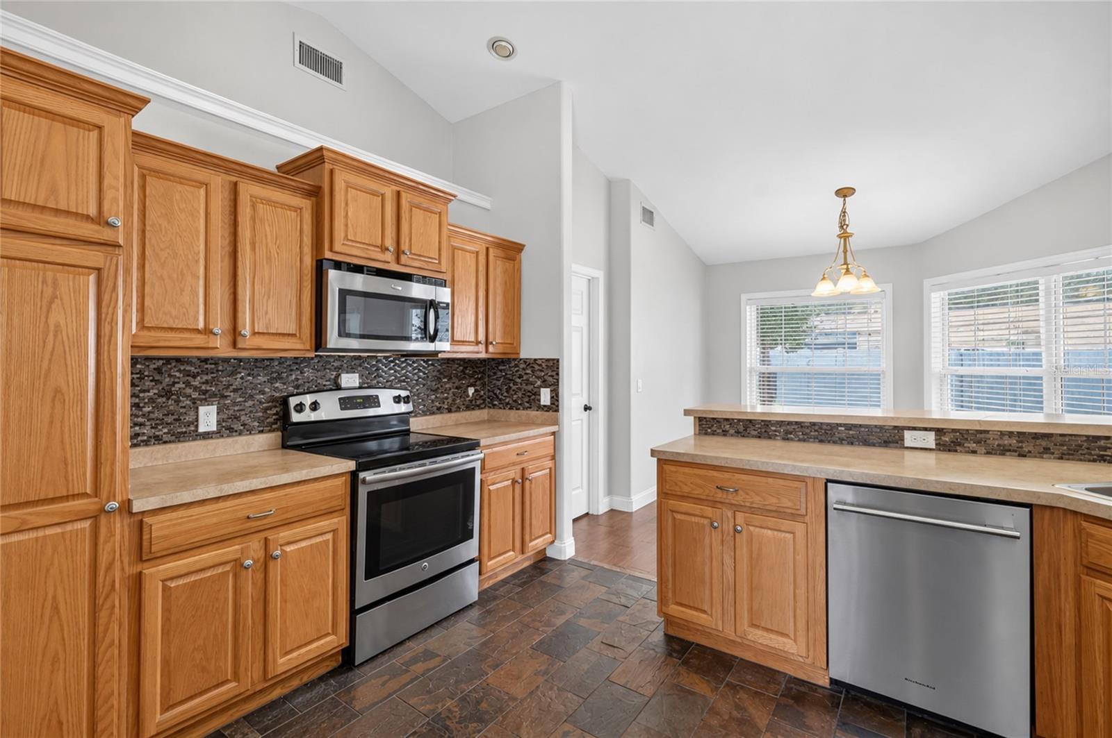Single Family Residence at 304 BENTLEY OAKS BLVD, AUBURNDALE, photo 27 of 63
