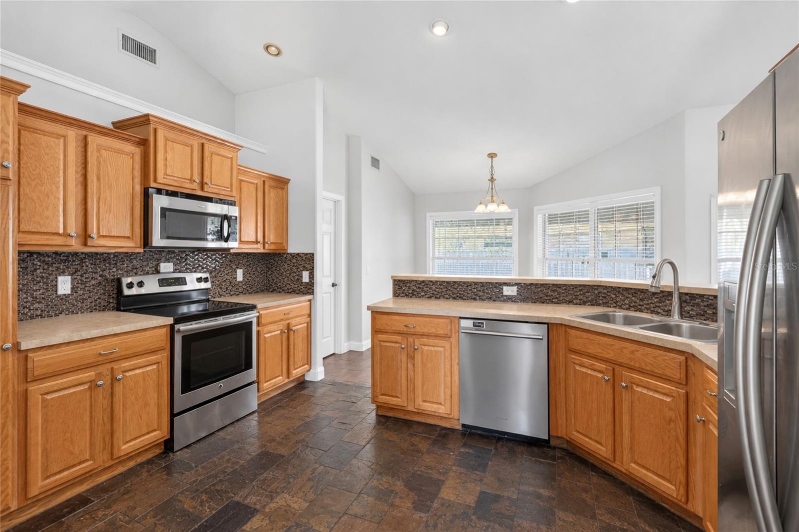 Single Family Residence at 304 BENTLEY OAKS BLVD, AUBURNDALE, photo 28 of 63