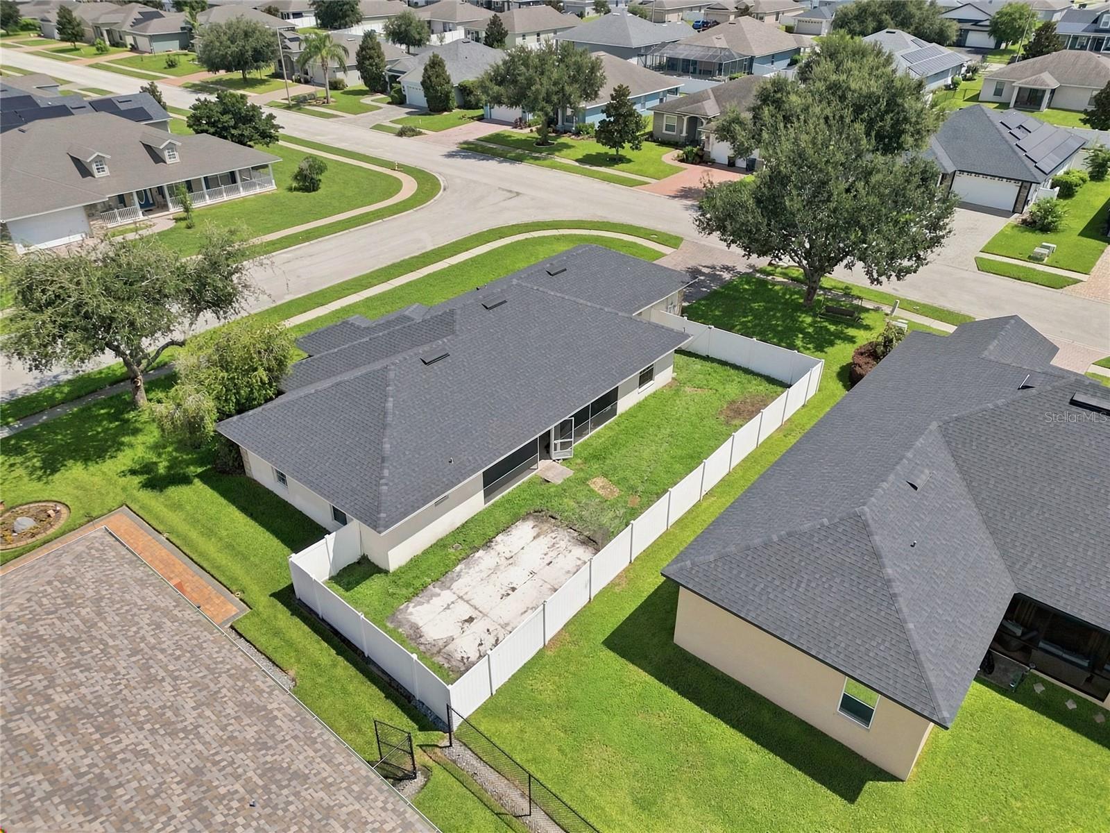 Single Family Residence at 304 BENTLEY OAKS BLVD, AUBURNDALE, photo 60 of 63