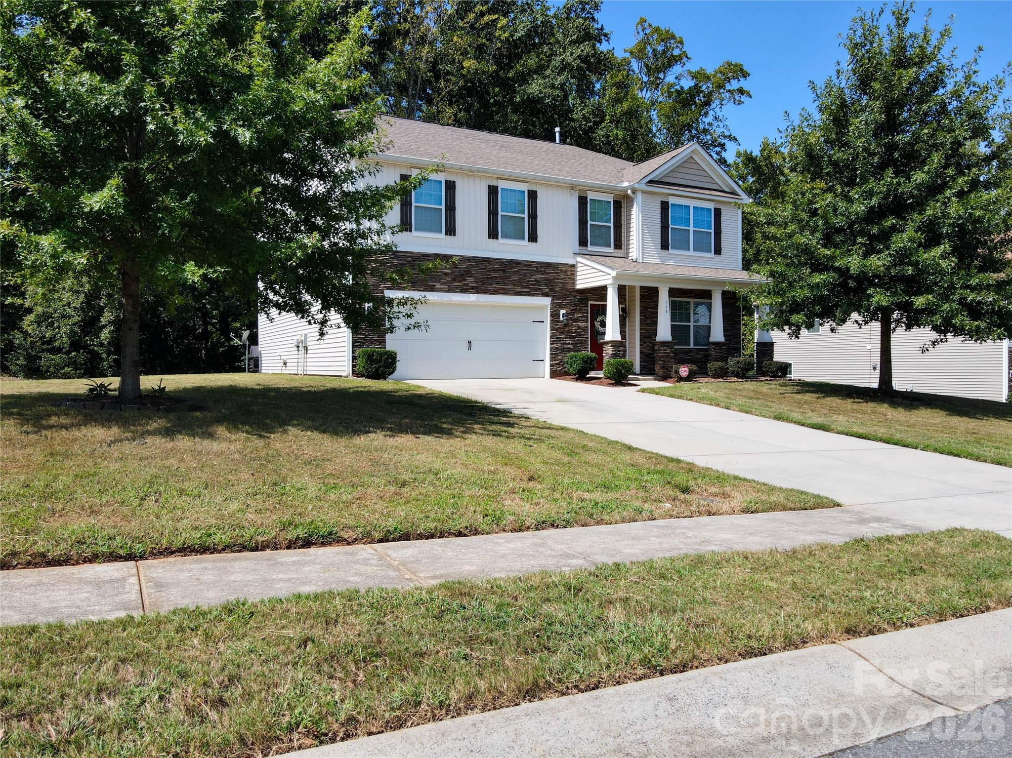 Single Family Residence at 113 Meadow Stream Drive, Mount Holly, photo 2 of 48