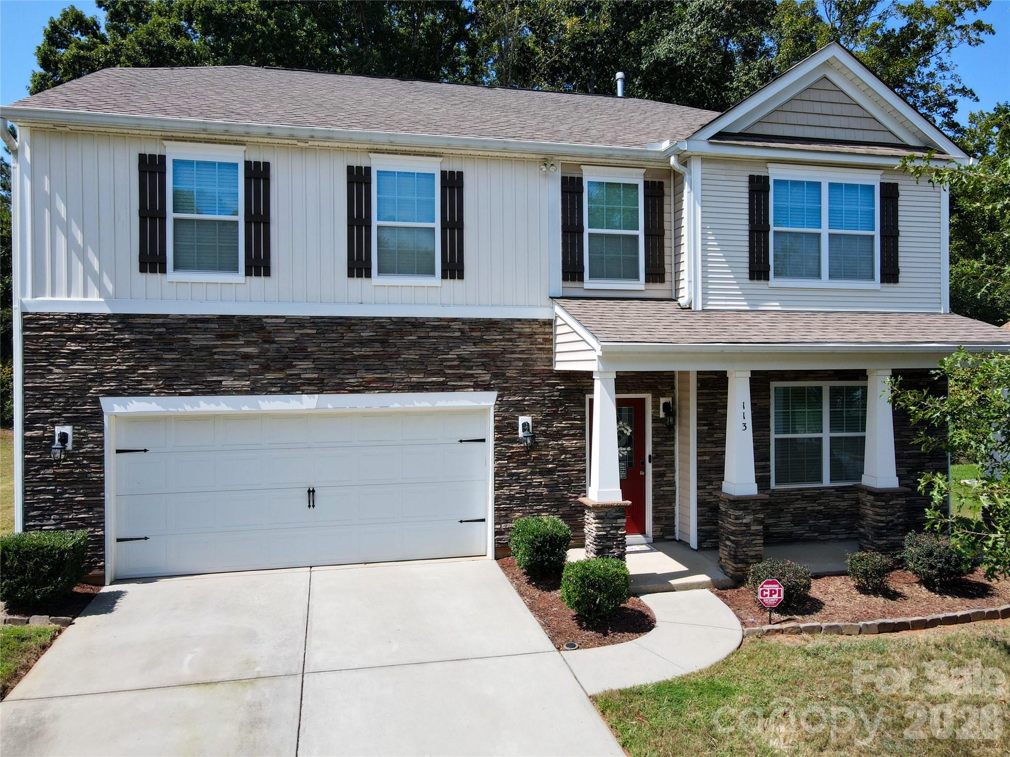 Single Family Residence at 113 Meadow Stream Drive, Mount Holly, photo 4 of 48