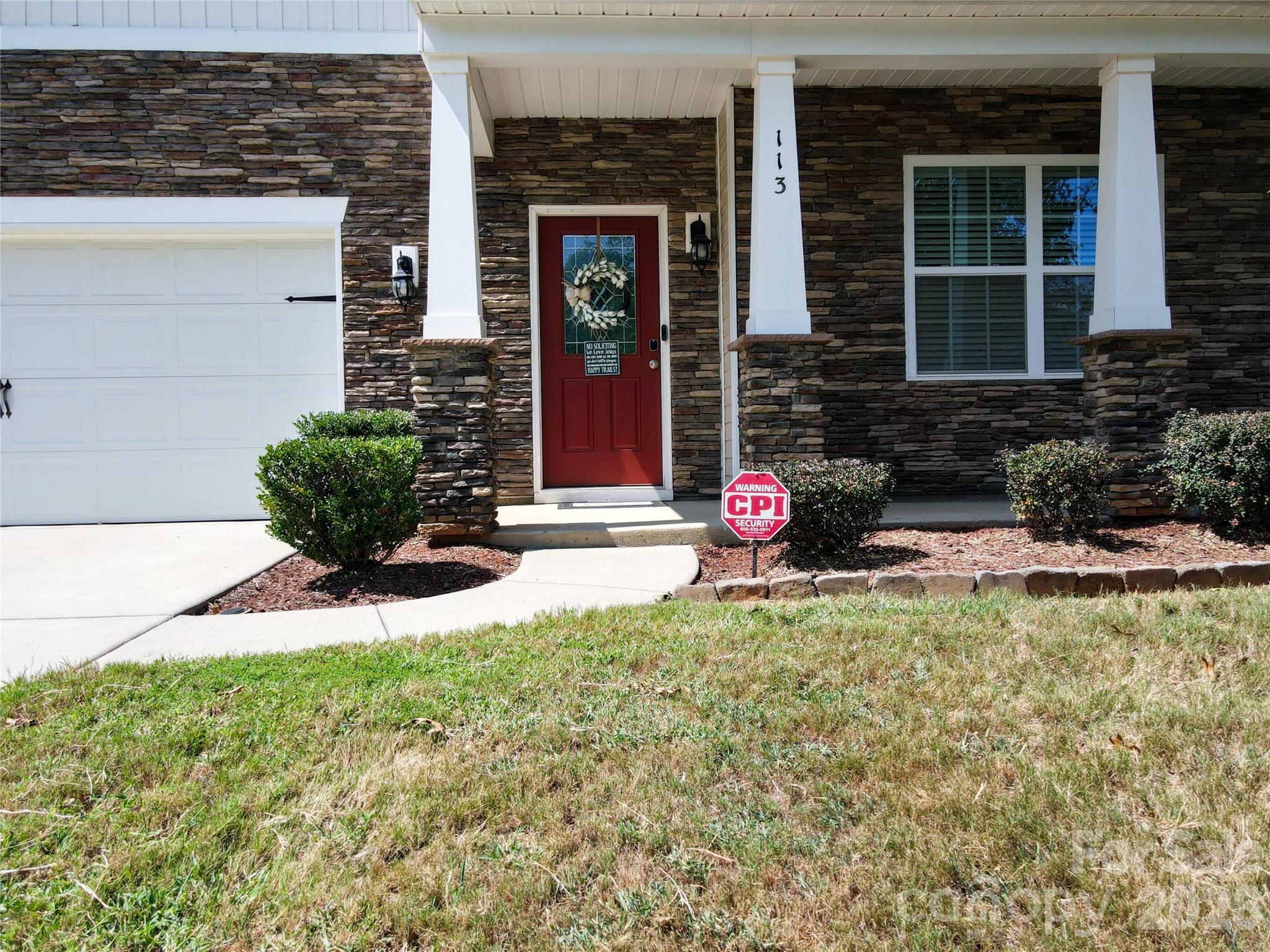 Single Family Residence at 113 Meadow Stream Drive, Mount Holly, photo 5 of 48