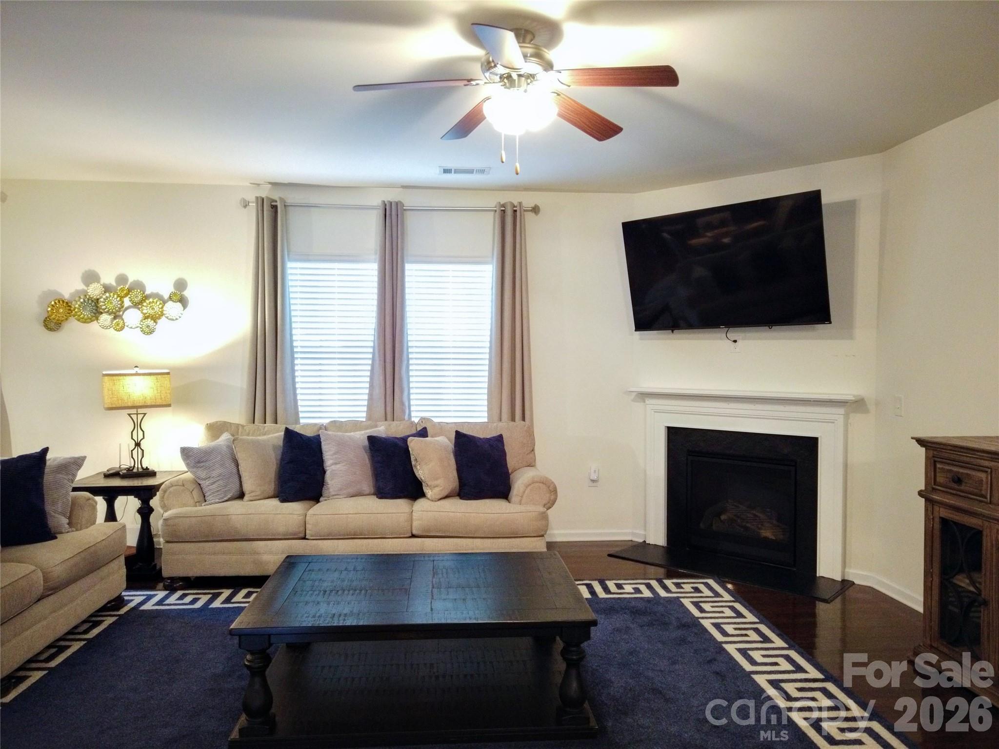 Single Family Residence at 113 Meadow Stream Drive, Mount Holly, photo 13 of 48