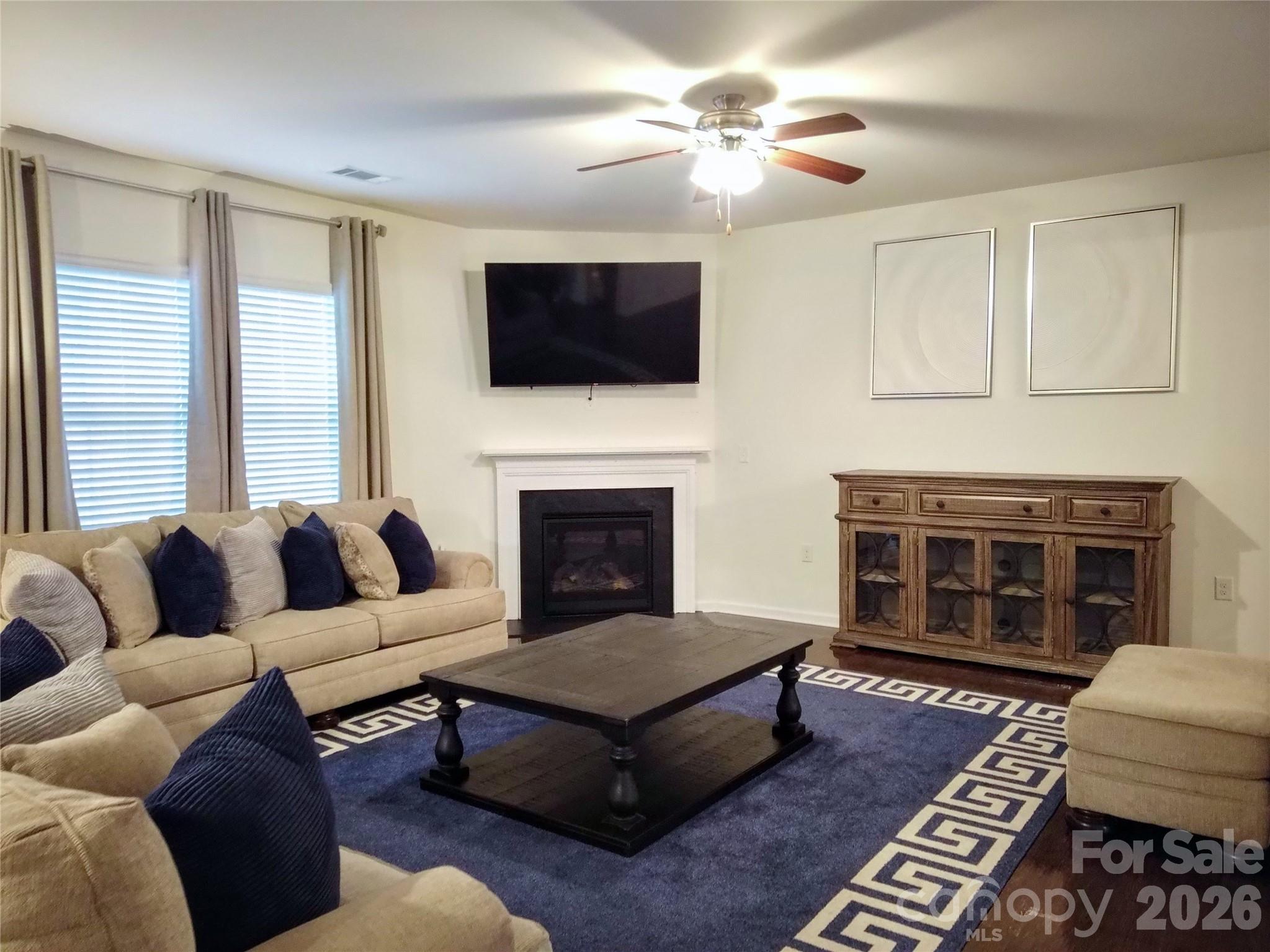 Single Family Residence at 113 Meadow Stream Drive, Mount Holly, photo 14 of 48