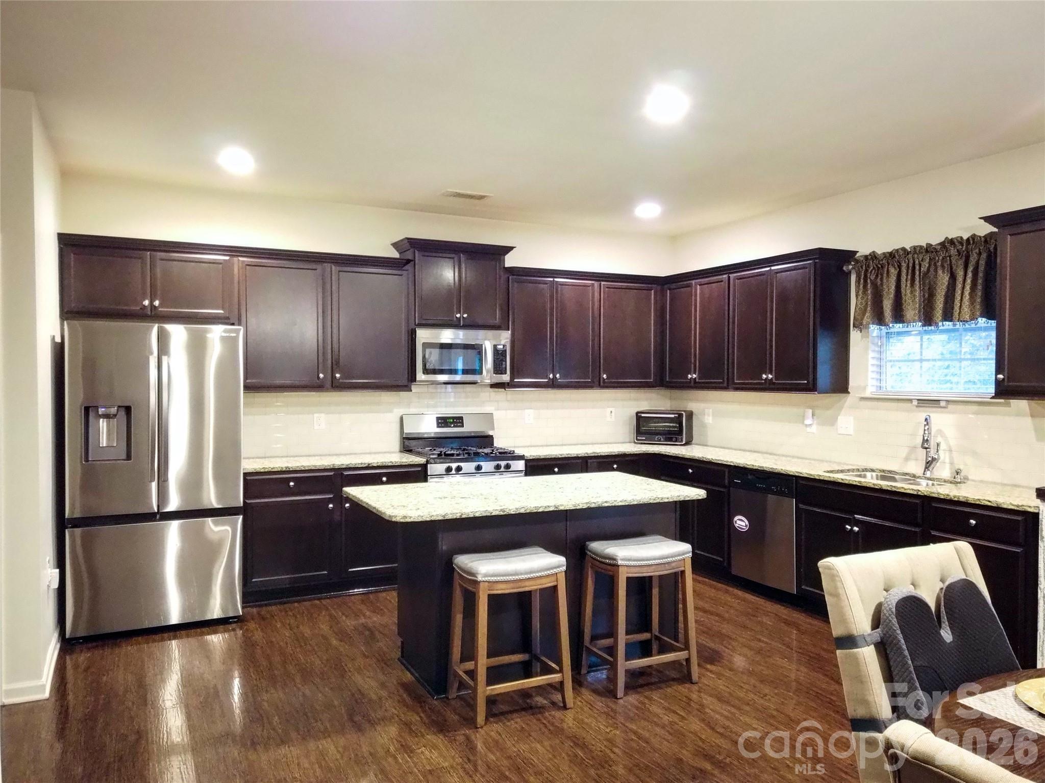 Single Family Residence at 113 Meadow Stream Drive, Mount Holly, photo 20 of 48