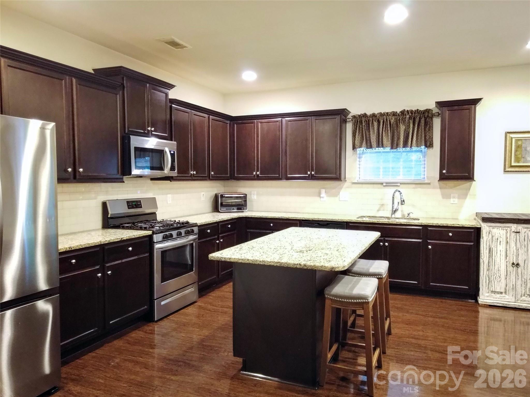 Single Family Residence at 113 Meadow Stream Drive, Mount Holly, photo 22 of 48