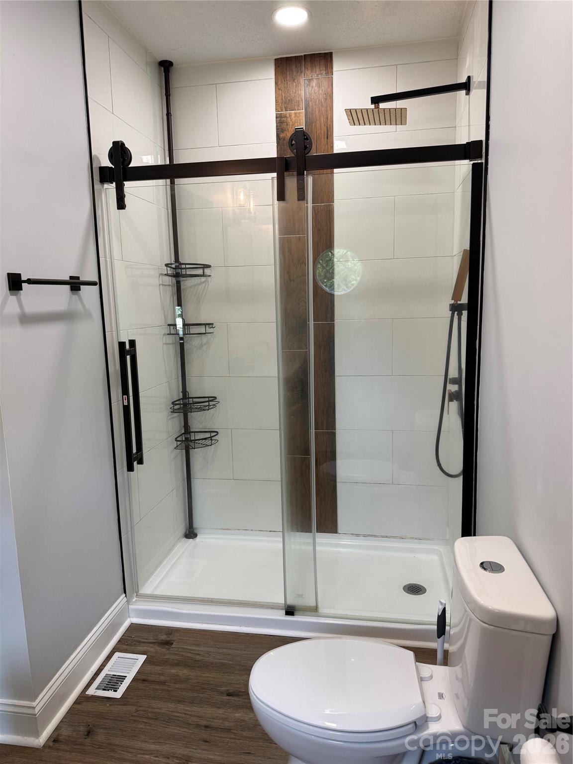 Primary Bath - 1442 Lee Pearson Road, Lenoir