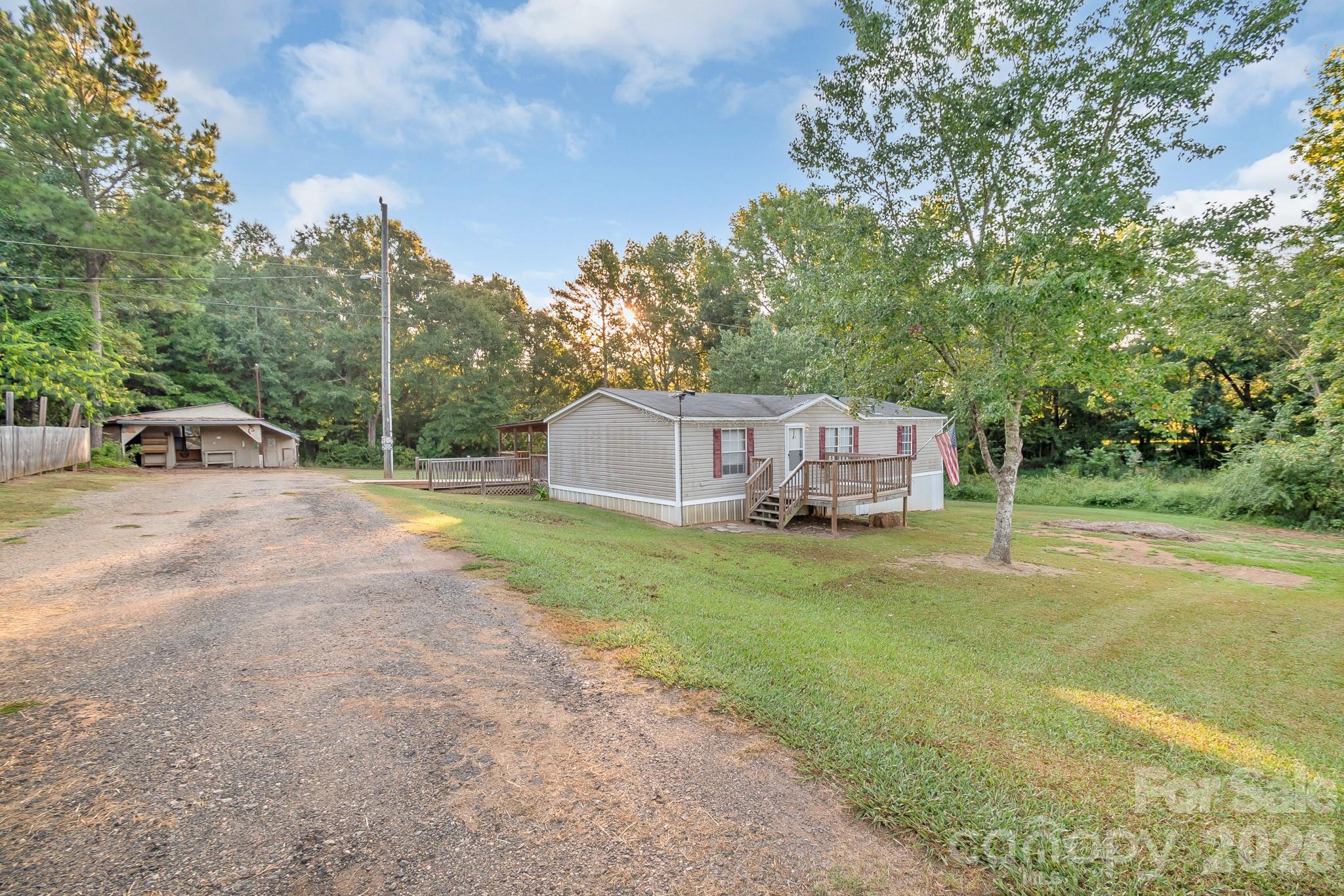 Single Family Residence at 185 Coot Sistare Road, Lancaster, photo 2 of 40