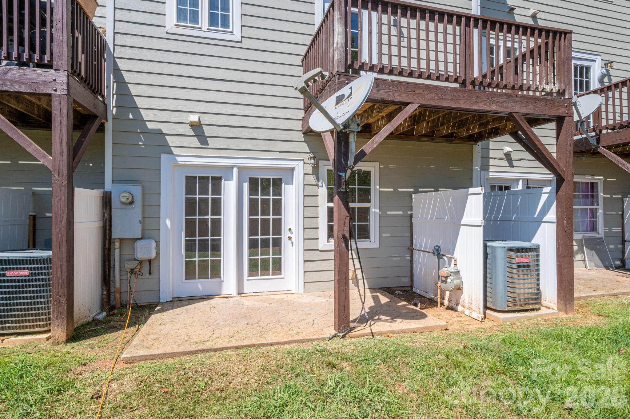 Townhouse at 233 Southgate Lane, Mount Holly, photo 35 of 43