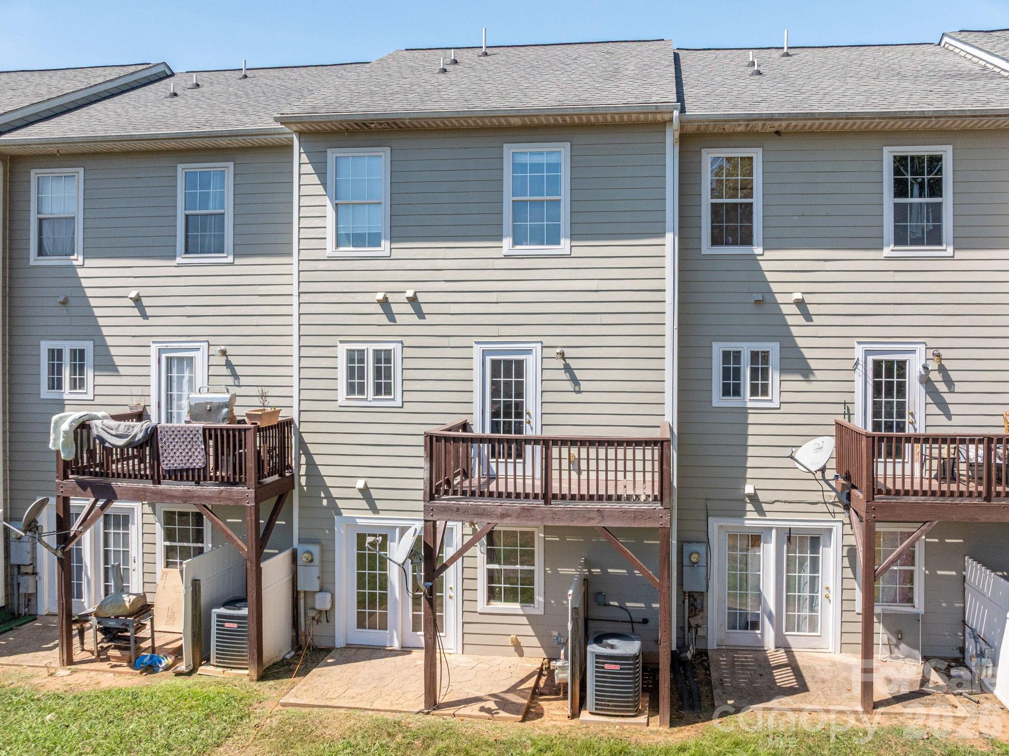 Townhouse at 233 Southgate Lane, Mount Holly, photo 36 of 43