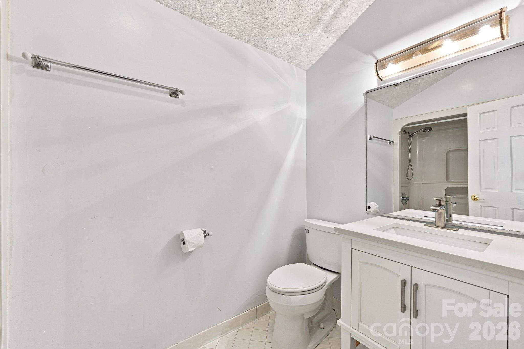 2nd Level Full Bath - 19317 Davidson Concord Road, Davidson
