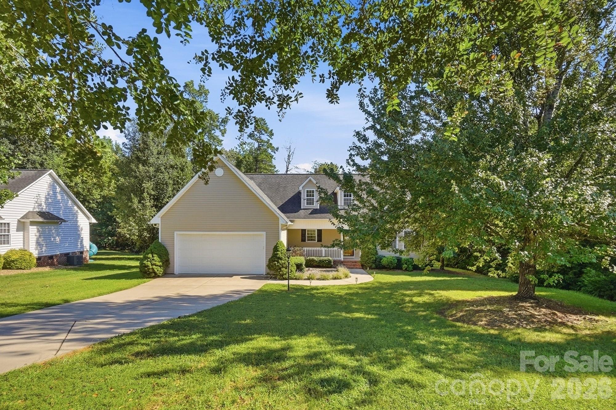 Single Family Residence at 6530 Fly A Way Drive, Denver, photo 2 of 37