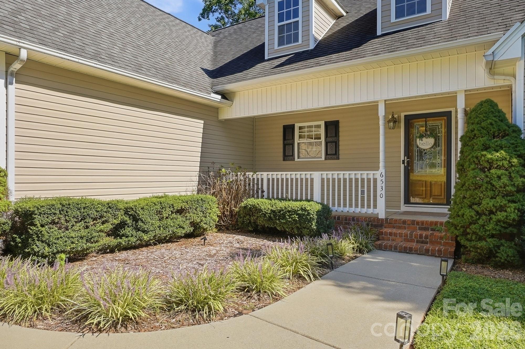 Single Family Residence at 6530 Fly A Way Drive, Denver, photo 6 of 37