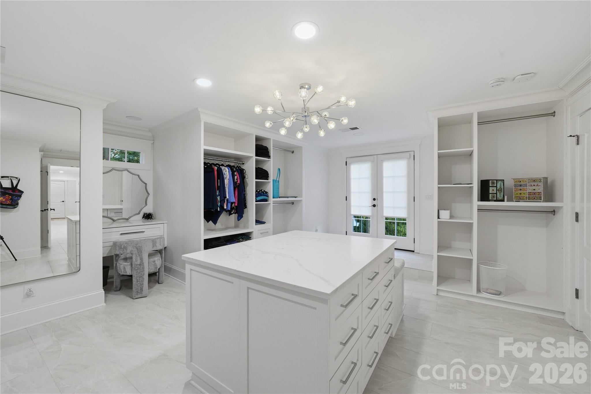 Custom Dressing Suite - 6239 Sharon Hills Road, Charlotte