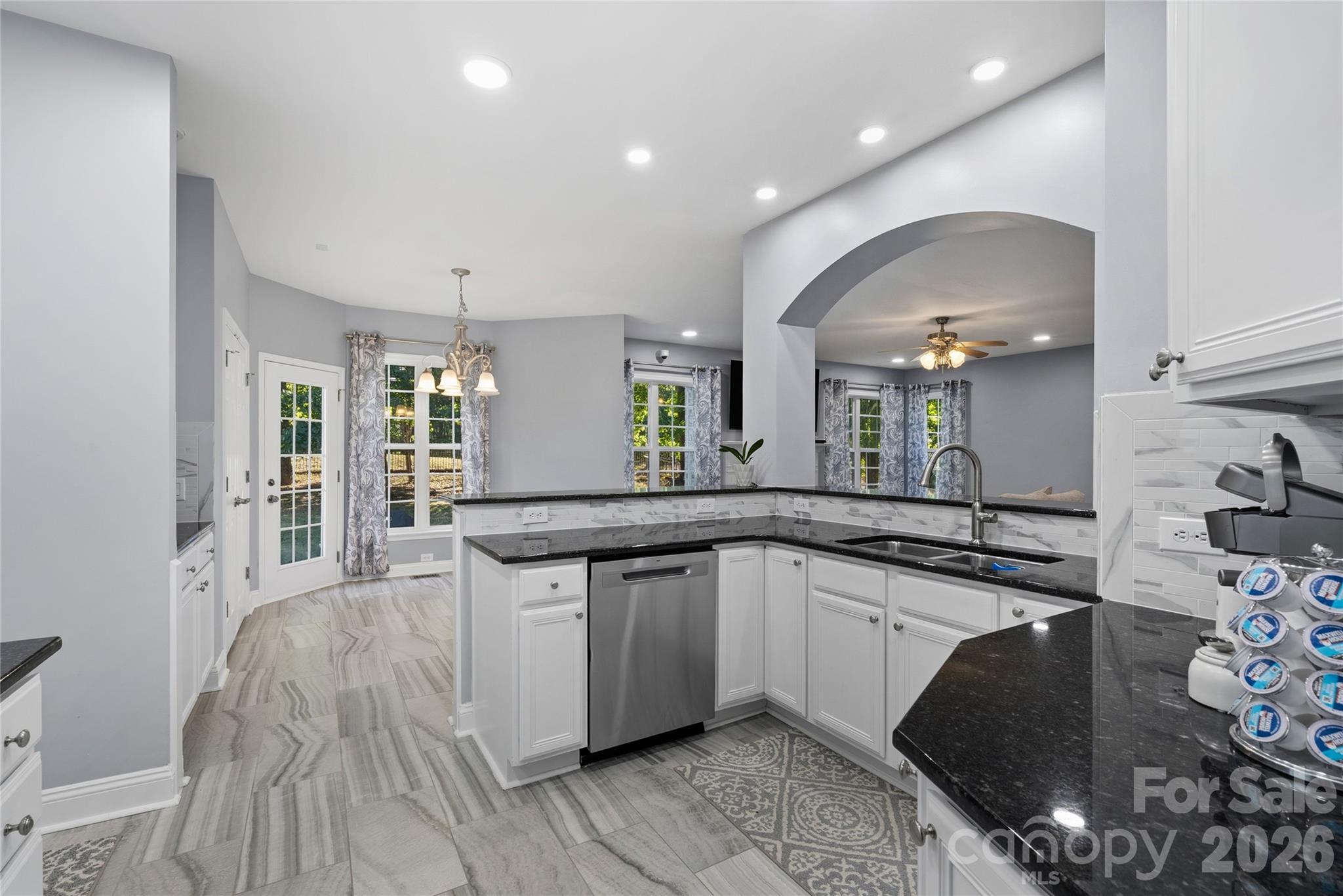 Single Family Residence at 2612 Albatross Lane, Matthews, photo 4 of 33