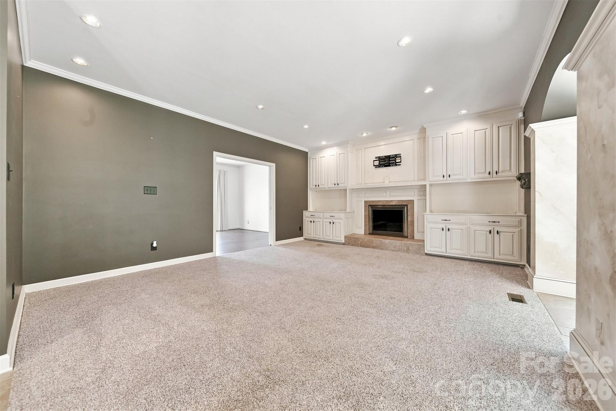 Single Family Residence at 555 19th Avenue Lane NW, Hickory, photo 8 of 48