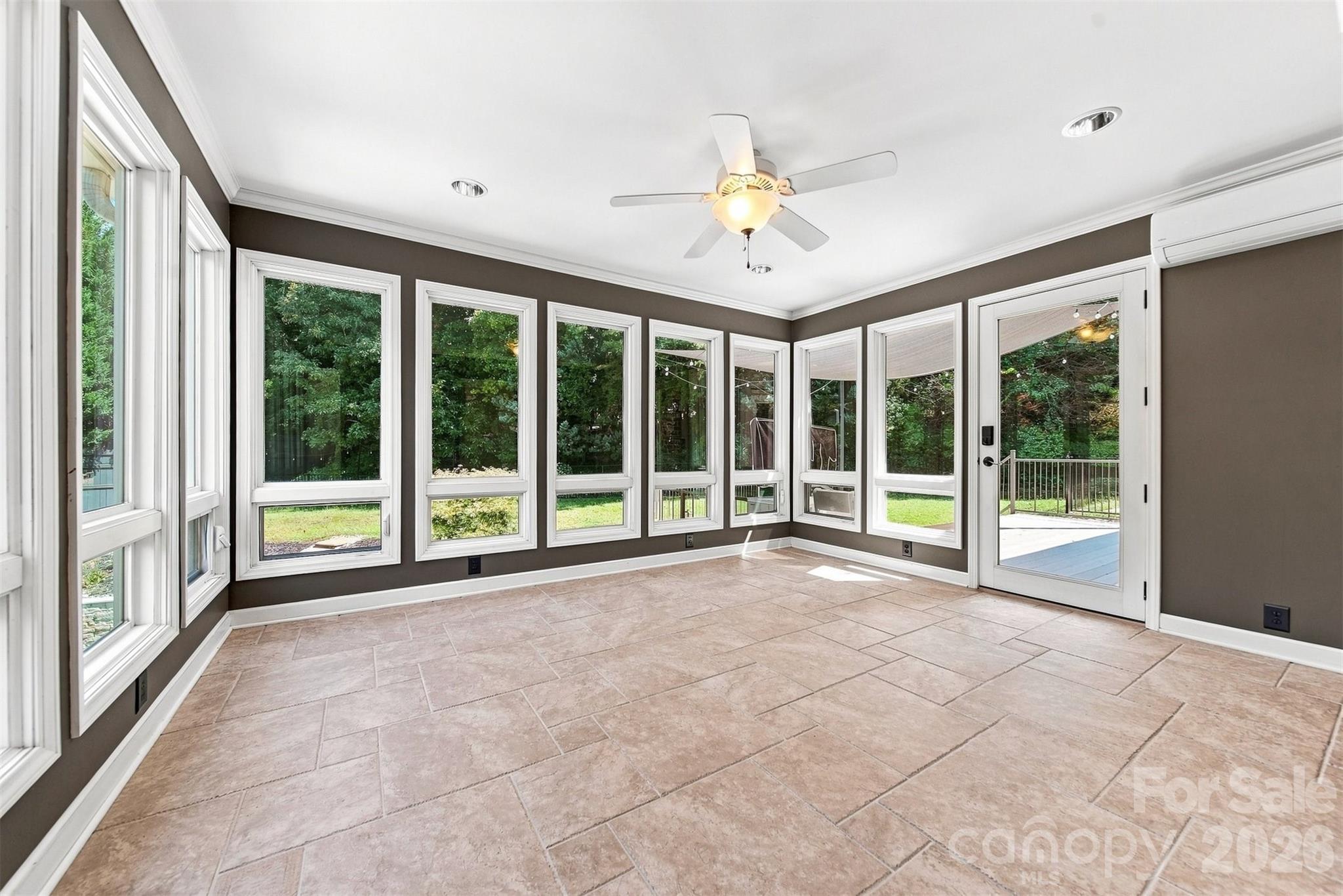 Single Family Residence at 555 19th Avenue Lane NW, Hickory, photo 10 of 48