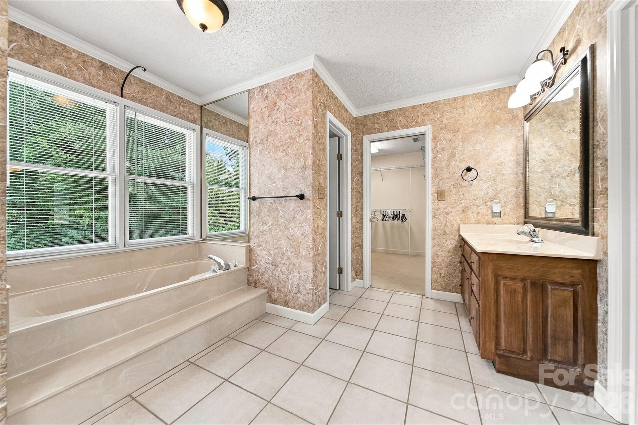 Single Family Residence at 555 19th Avenue Lane NW, Hickory, photo 23 of 48