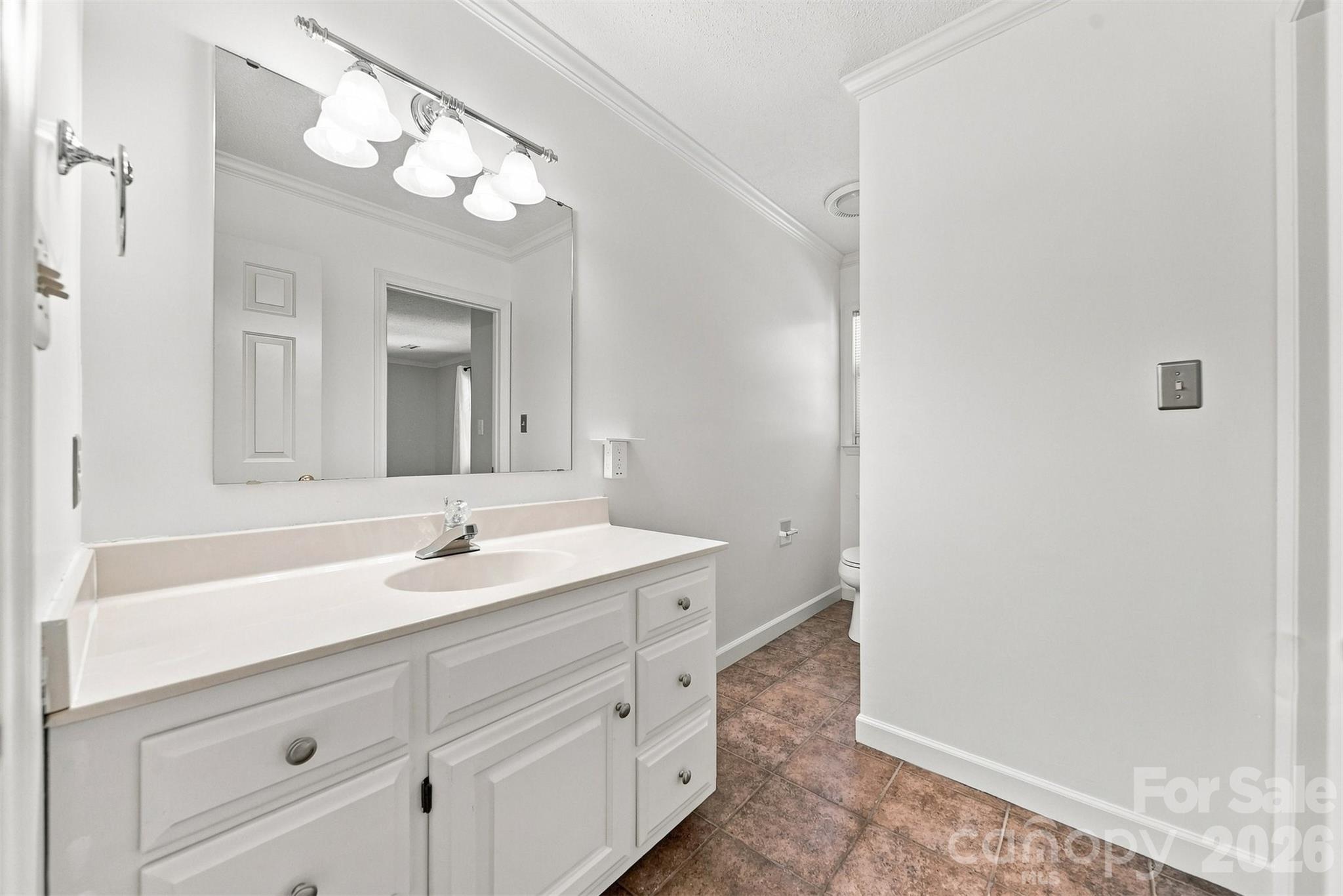 Single Family Residence at 555 19th Avenue Lane NW, Hickory, photo 32 of 48