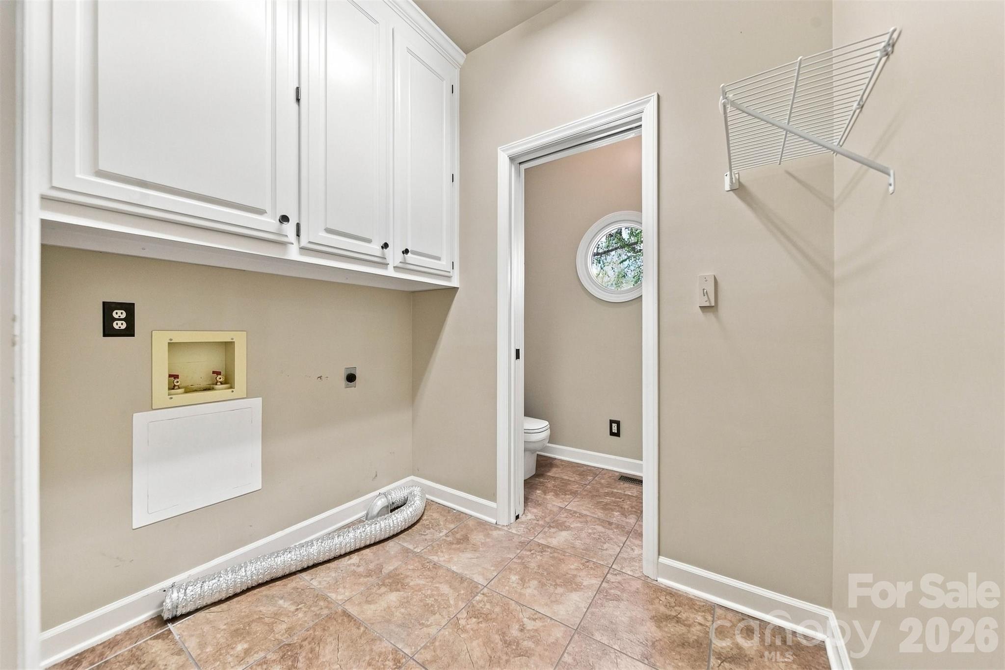 Single Family Residence at 555 19th Avenue Lane NW, Hickory, photo 34 of 48