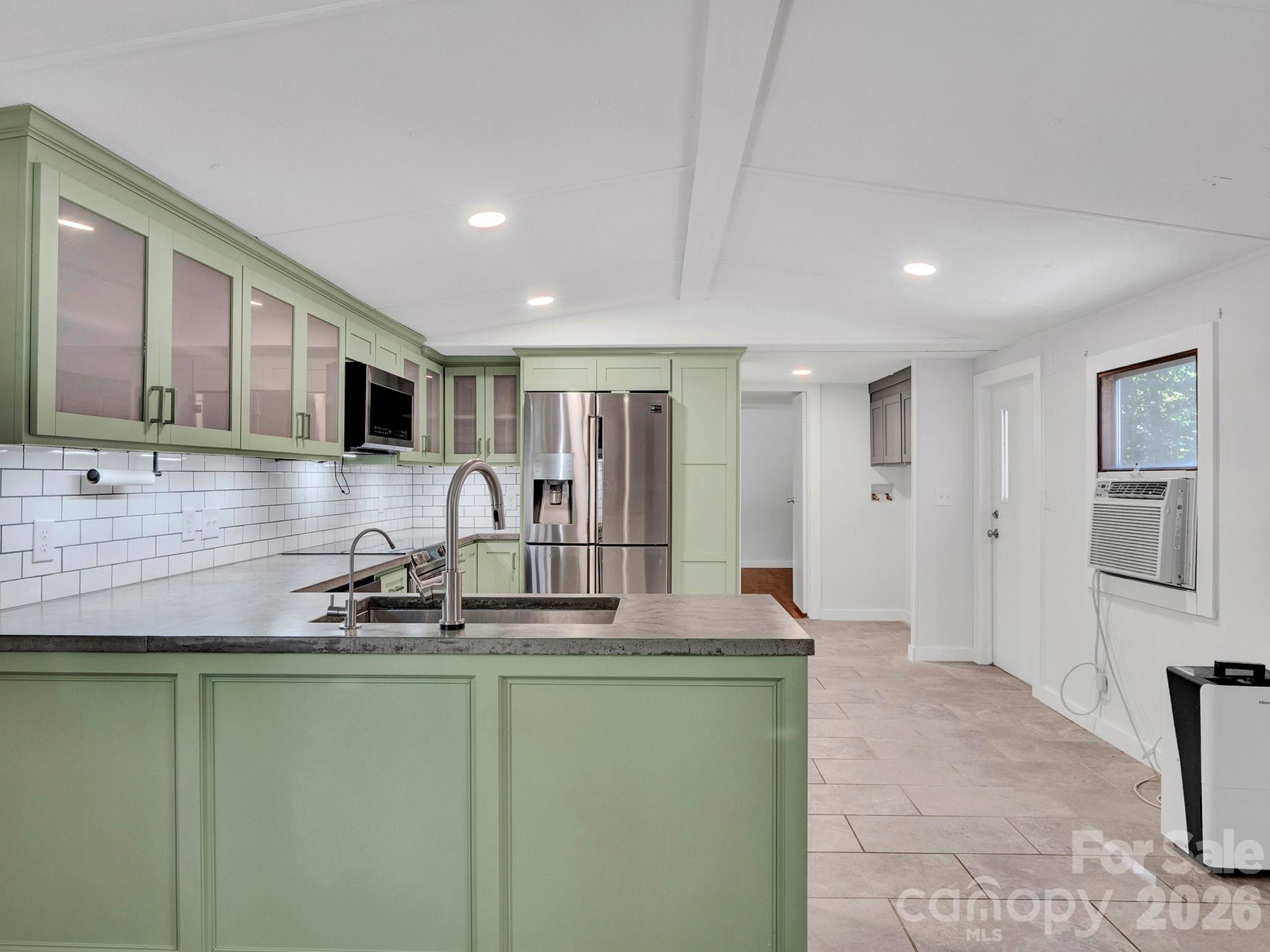 Single Family Residence at 6303 Griffin Road, Lancaster, photo 3 of 31