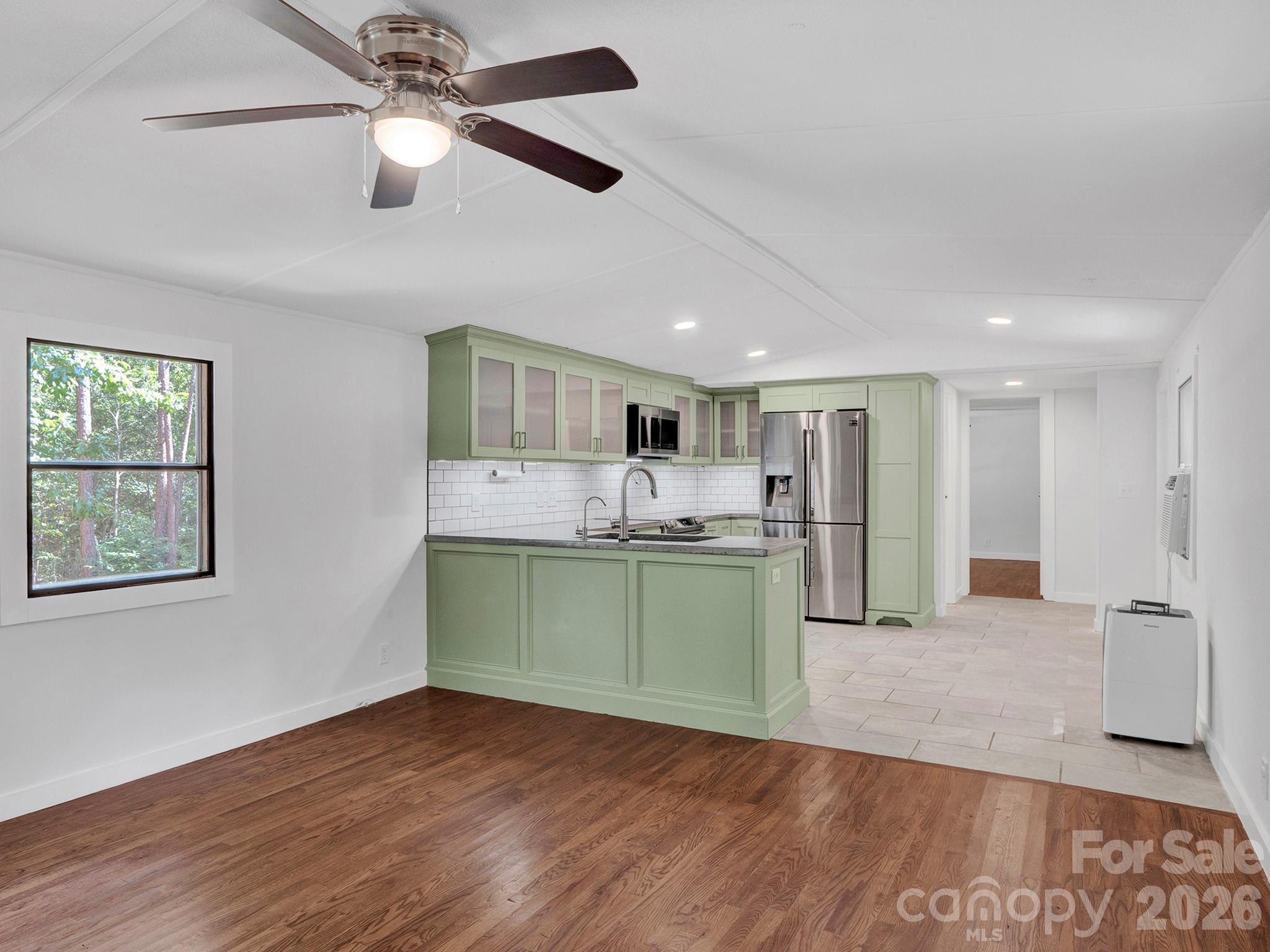Single Family Residence at 6303 Griffin Road, Lancaster, photo 6 of 31