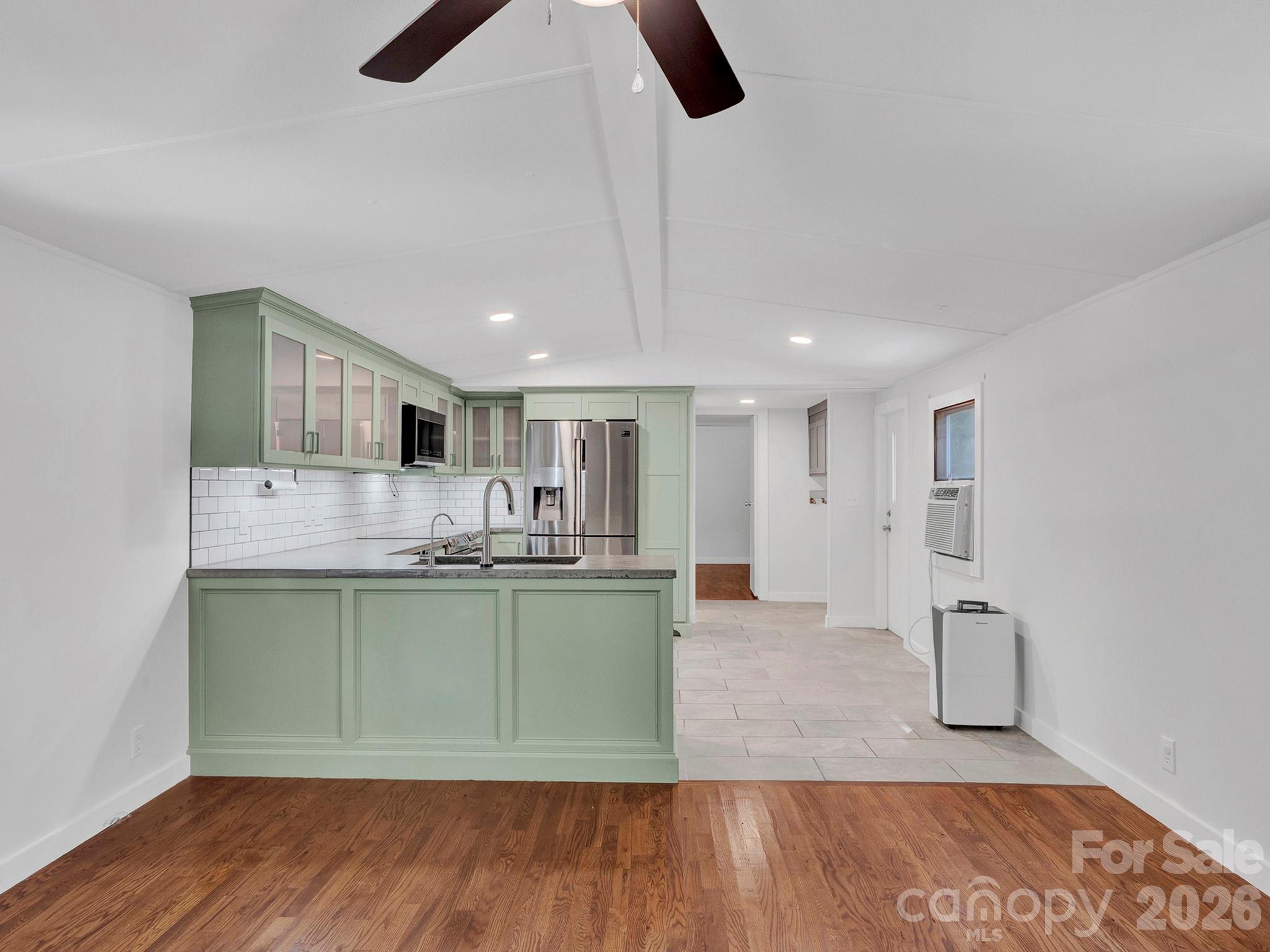Single Family Residence at 6303 Griffin Road, Lancaster, photo 9 of 31