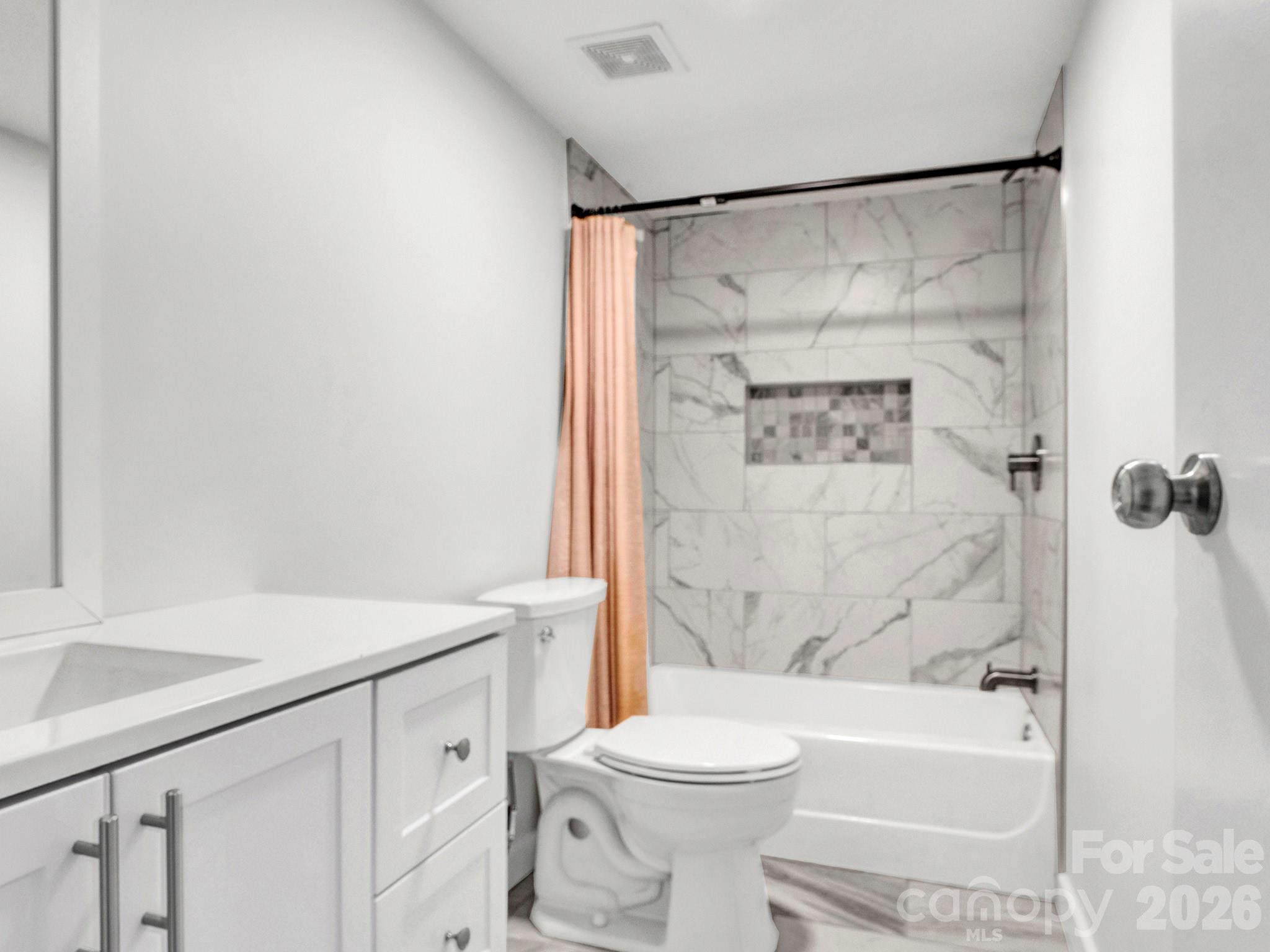 Single Family Residence at 6303 Griffin Road, Lancaster, photo 13 of 31