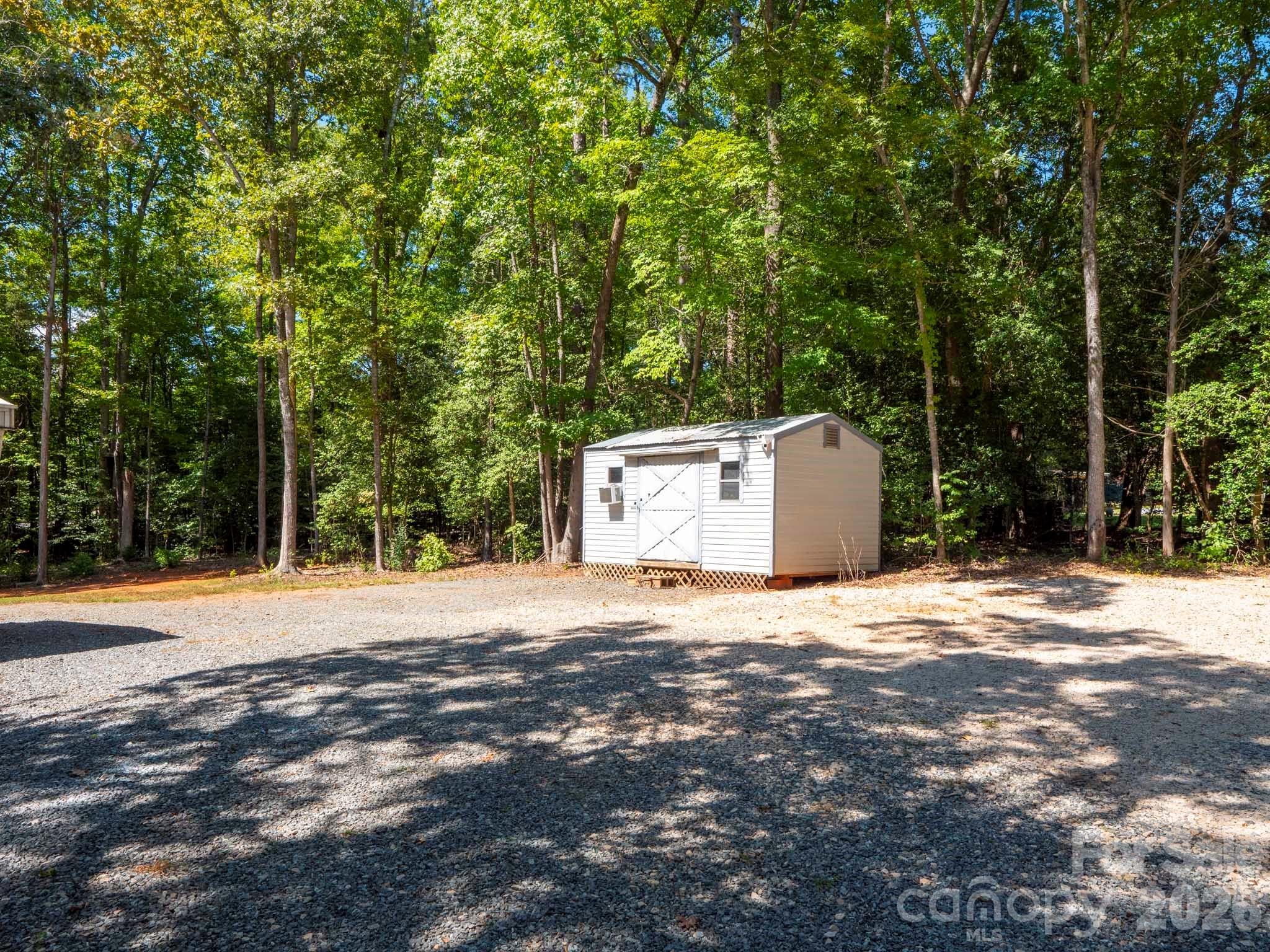 Single Family Residence at 6303 Griffin Road, Lancaster, photo 24 of 31