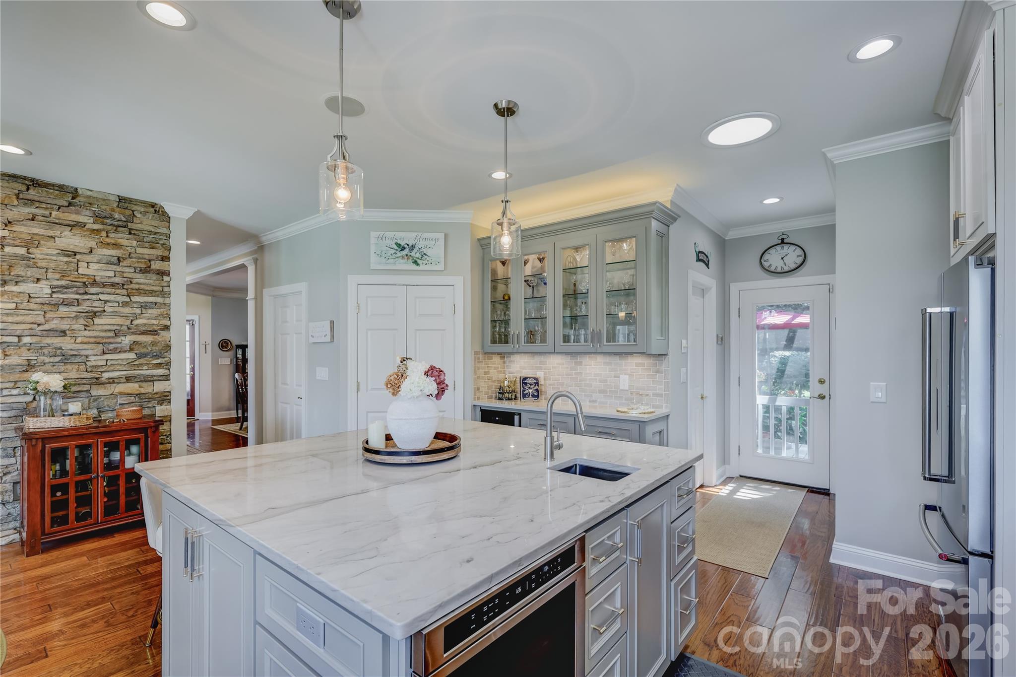 Single Family Residence at 946 Lake Club Drive, Rock Hill, photo 11 of 48