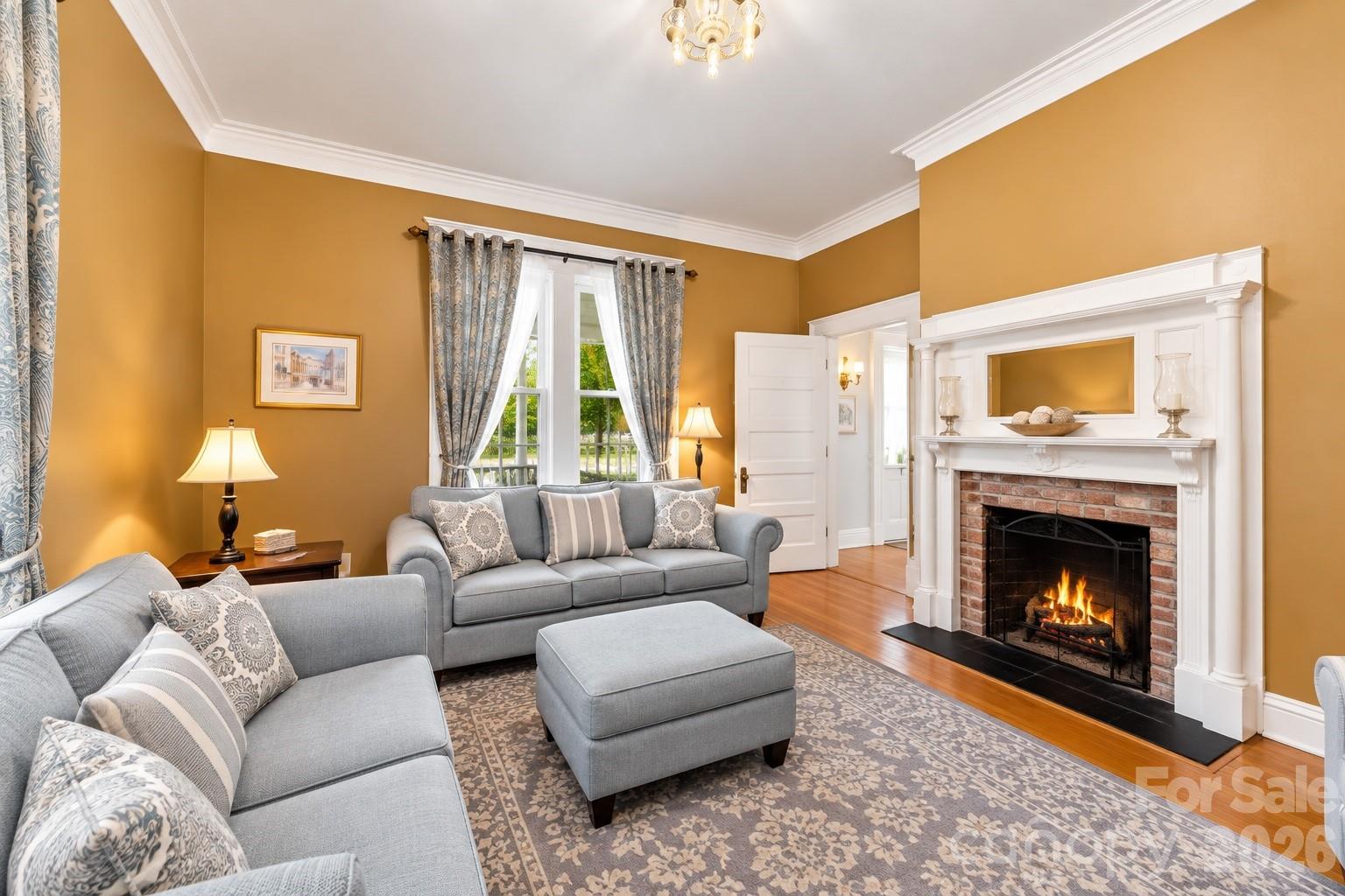3628 Rainey Ave - Living room/Bedroom #2 - Lower - 3628 Rainey Avenue, Sharon