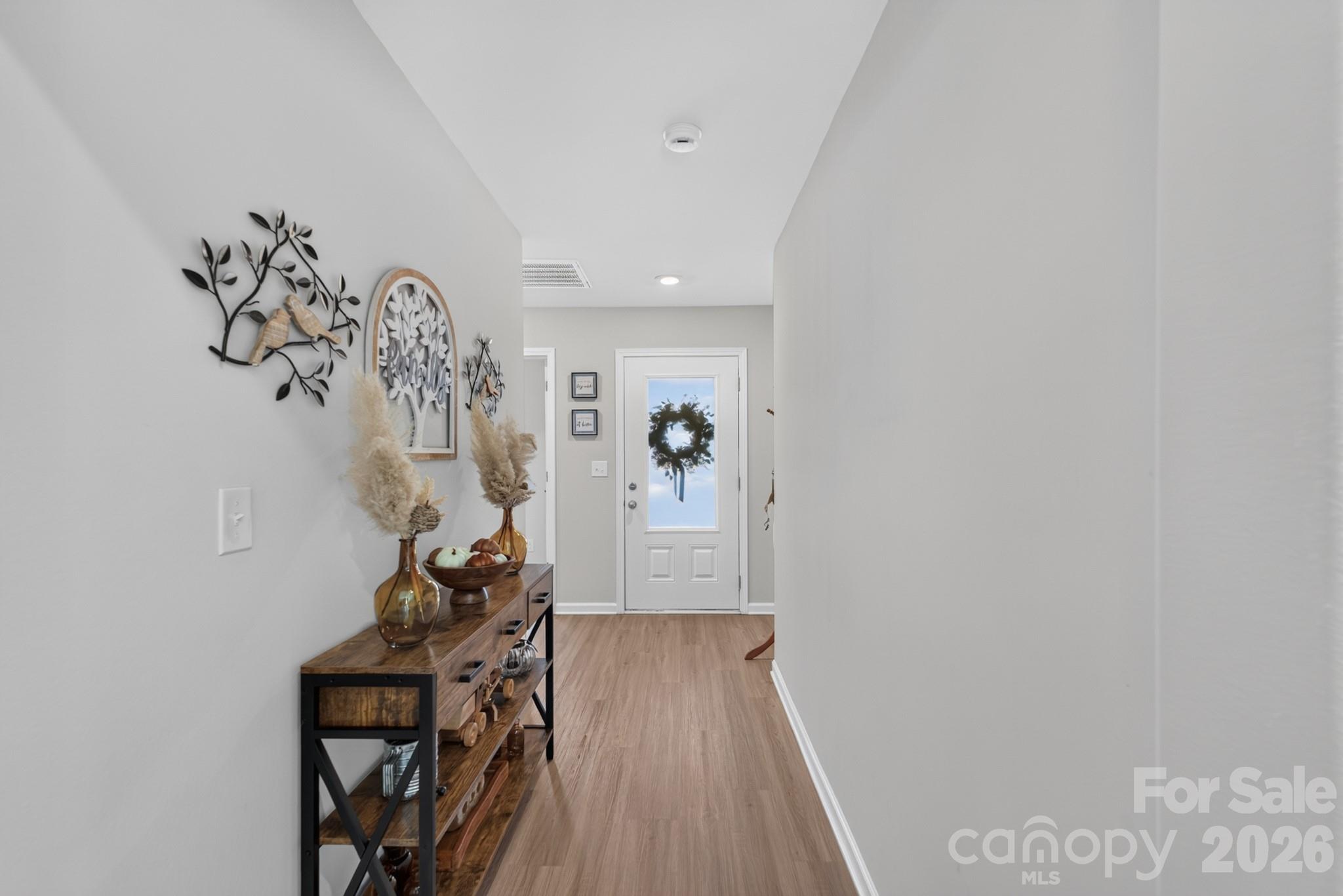 Single Family Residence at 632 Lancelot Drive, Richburg, photo 5 of 41