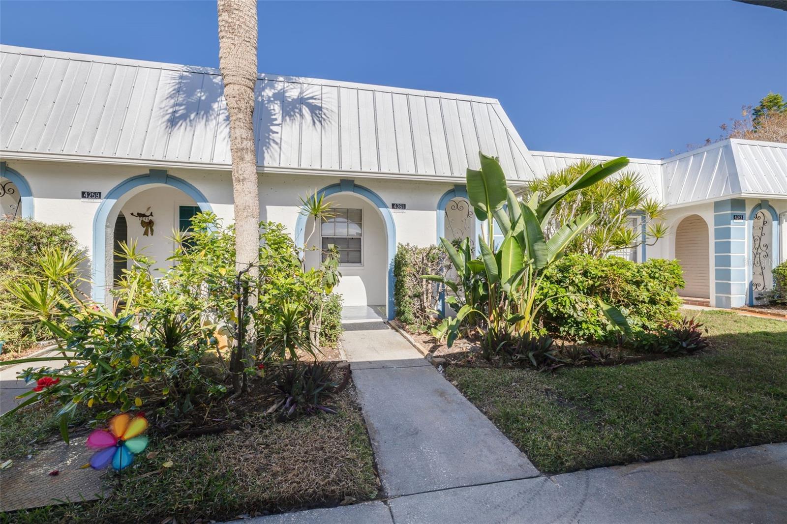 GARDENS OF BEACON SQUARE CONDO