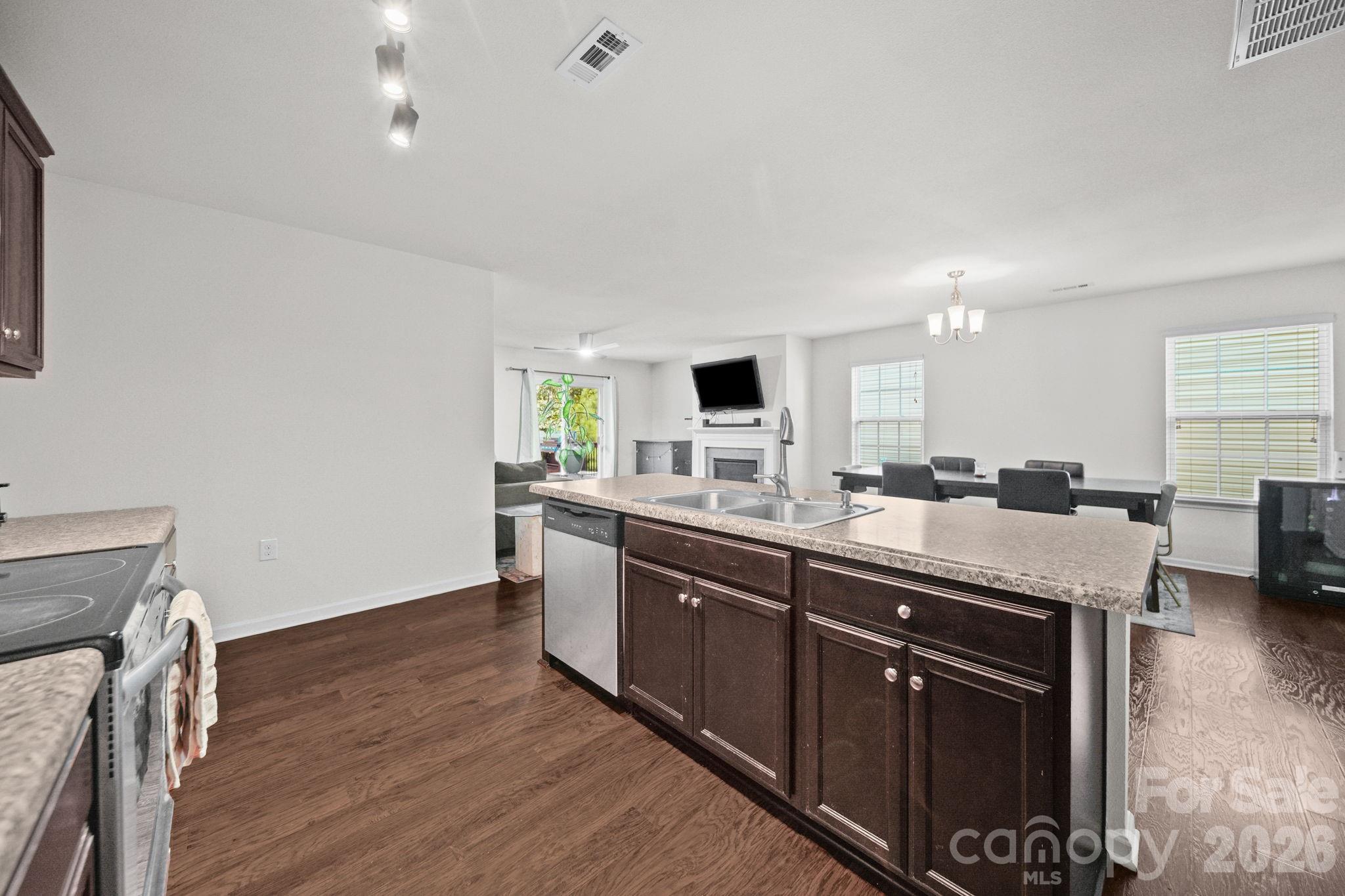 Kitchen 5 - 4104 Long Arrow Drive, Concord