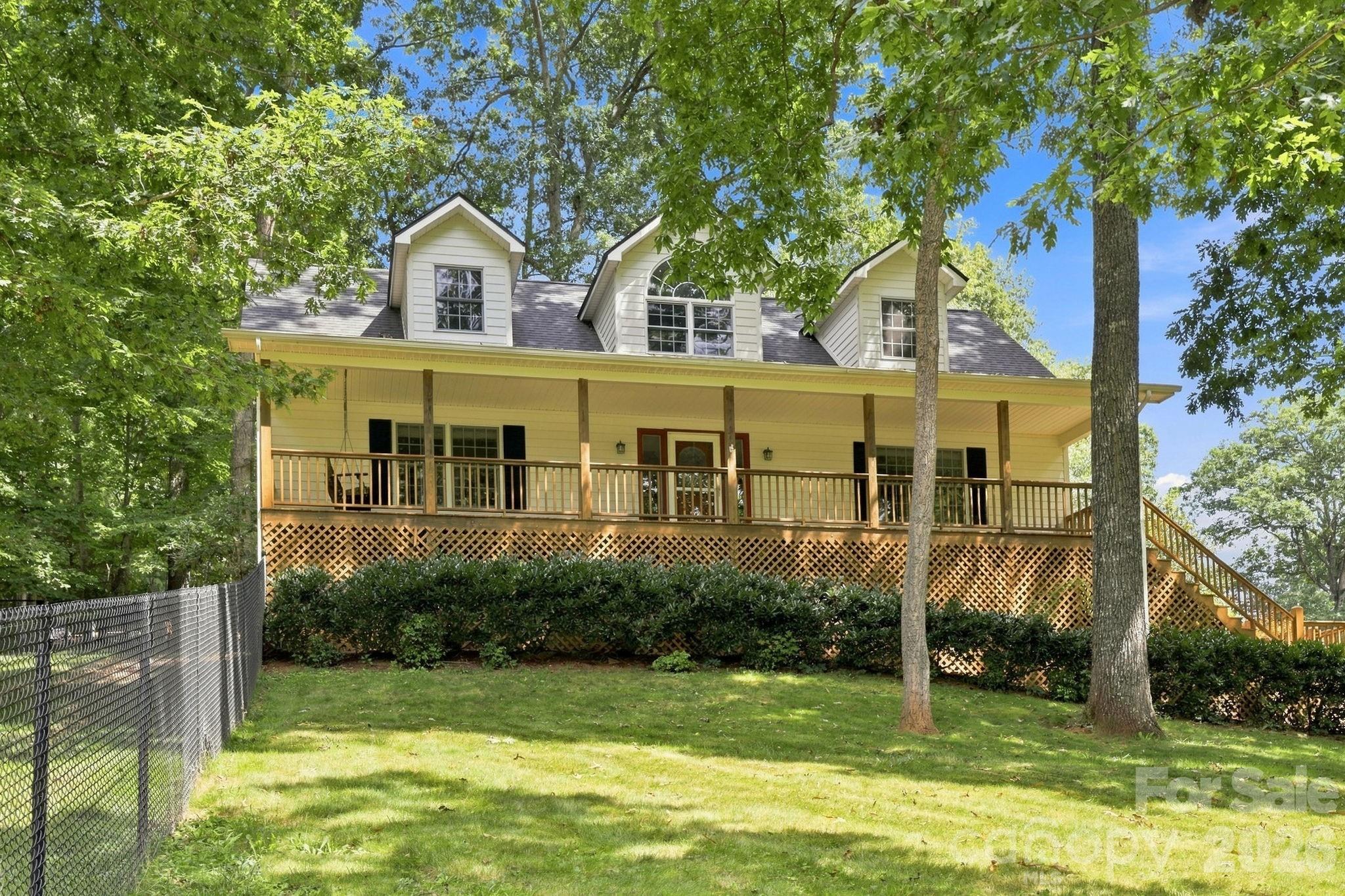 Single Family Residence at 95 Holly Ridge Road, Waynesville, photo 4 of 43
