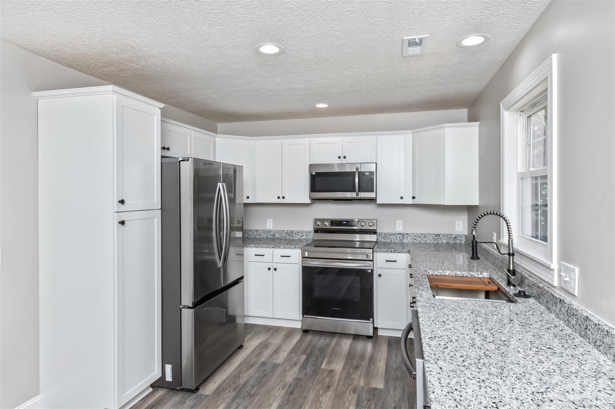 kitchen - 340 Matthew Lane, Canton