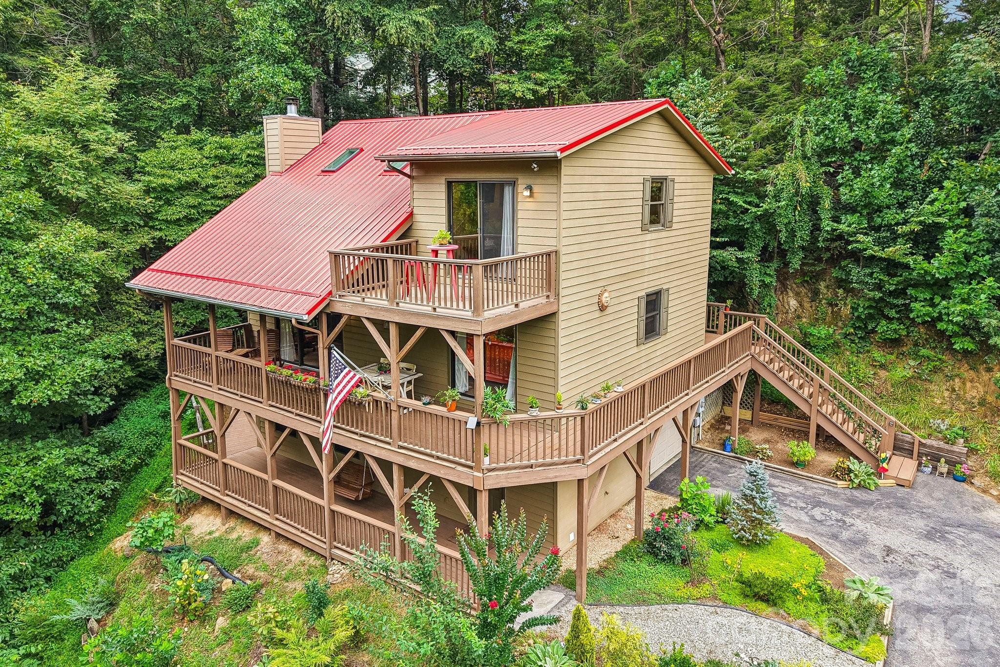Single Family Residence at 36 Nicholas Lane, Maggie Valley, photo 2 of 48