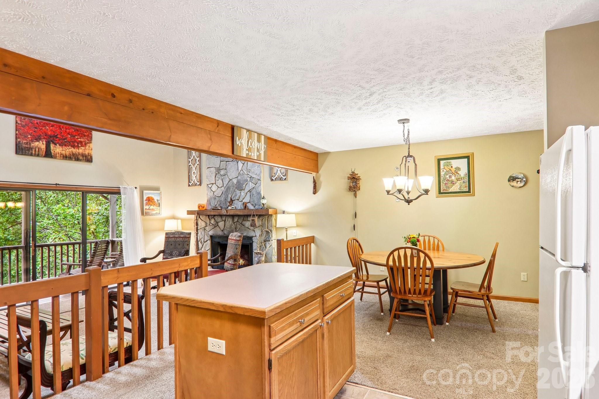 kitchen island - 36 Nicholas Lane, Maggie Valley
