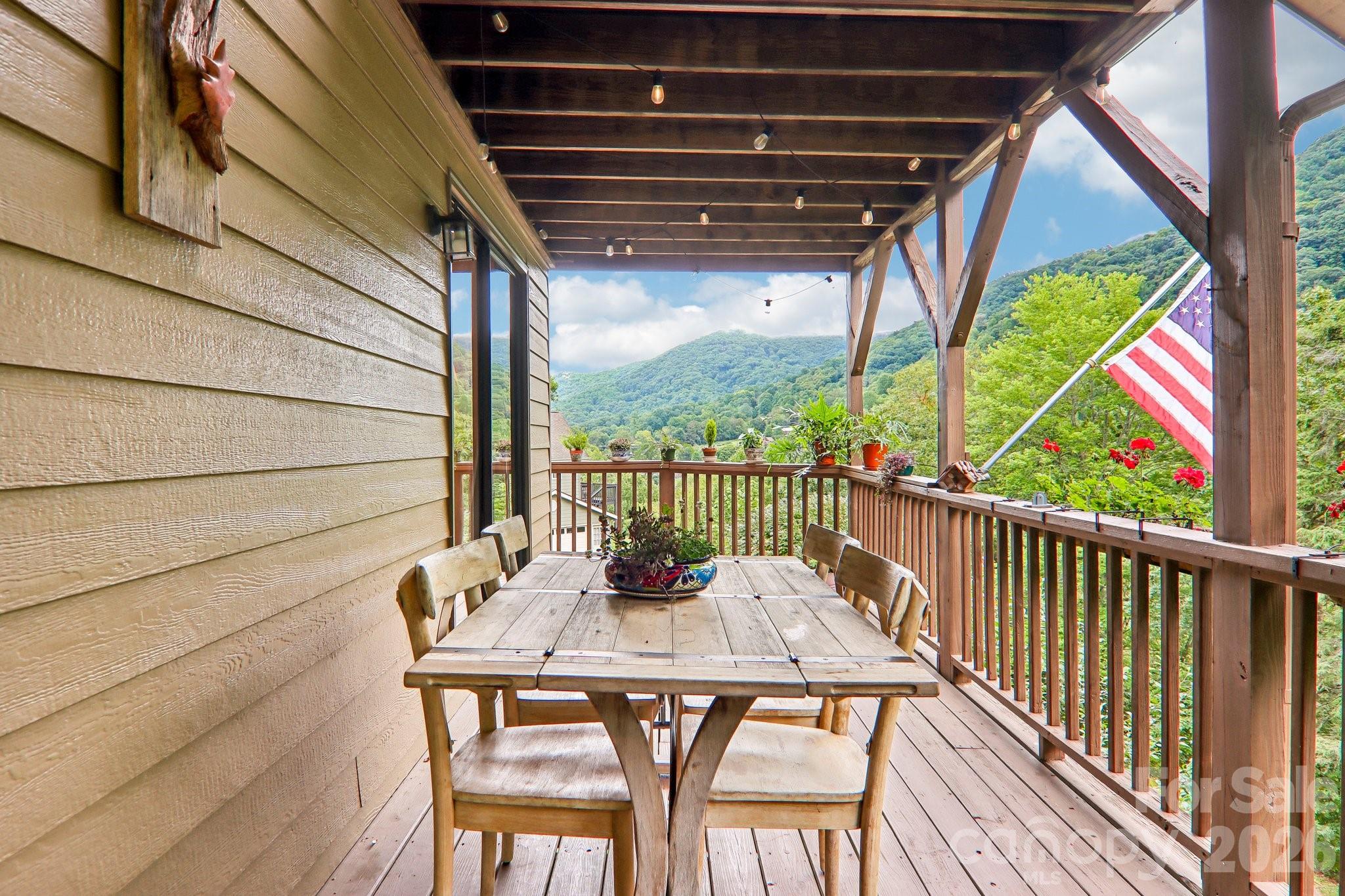 outside eating area - 36 Nicholas Lane, Maggie Valley