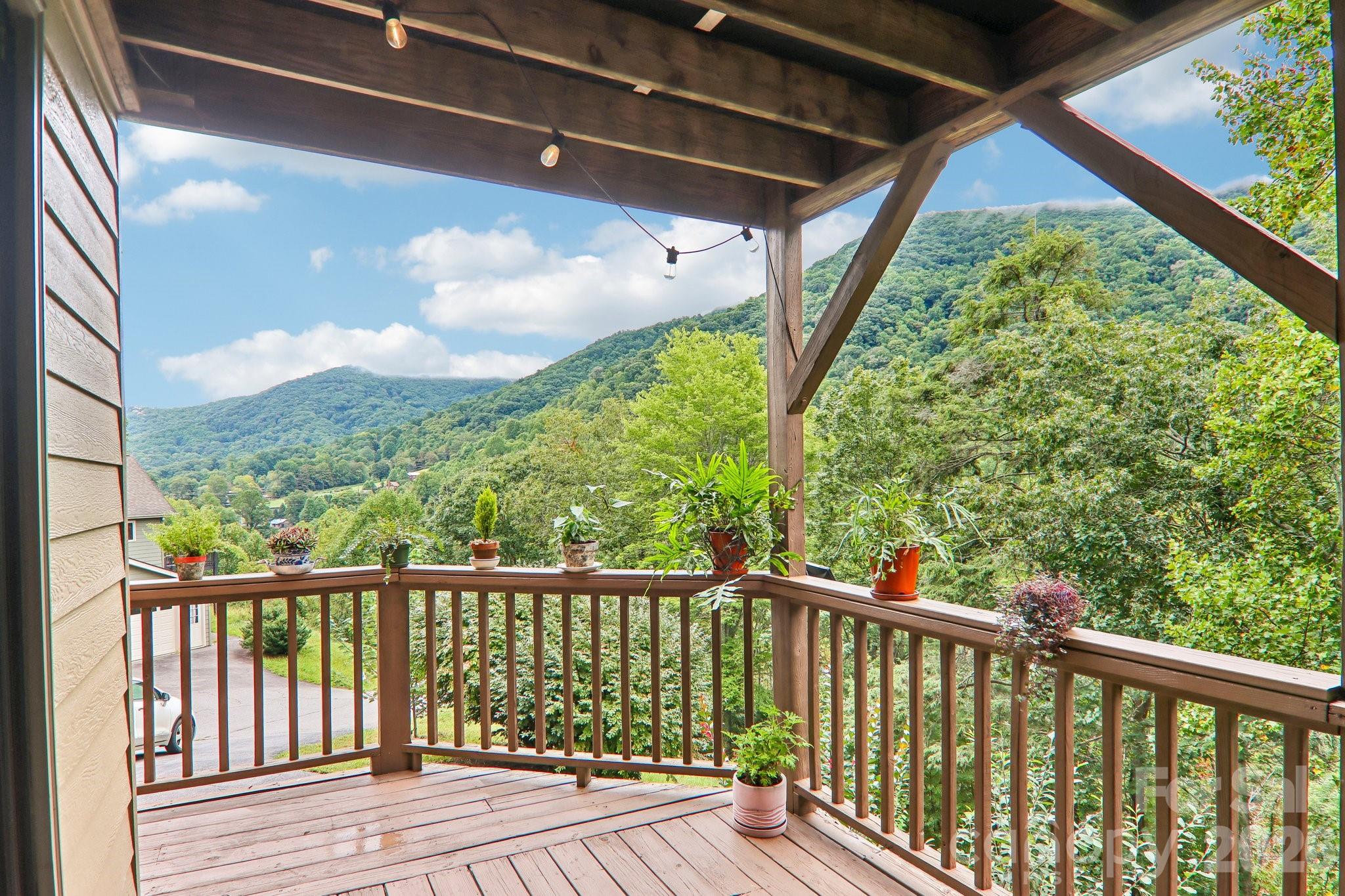 wrap around porch with eastern exposure - 36 Nicholas Lane, Maggie Valley