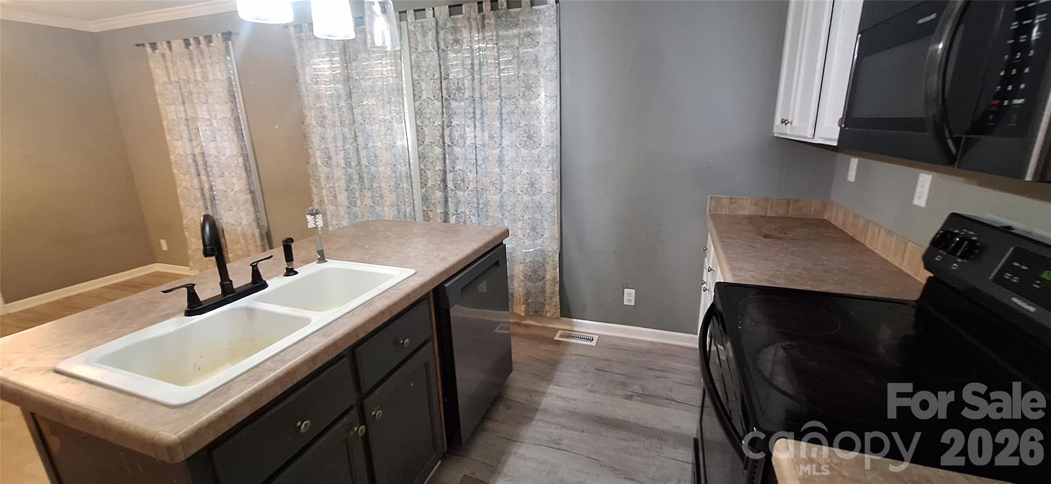 Island with sink and dishwasher - 120 Otto Road, Cherryville