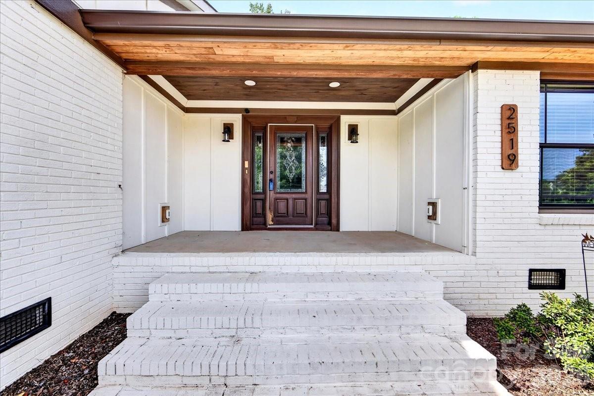 Single Family Residence at 2519 Matthews Mint Hill Road, Matthews, photo 2 of 44